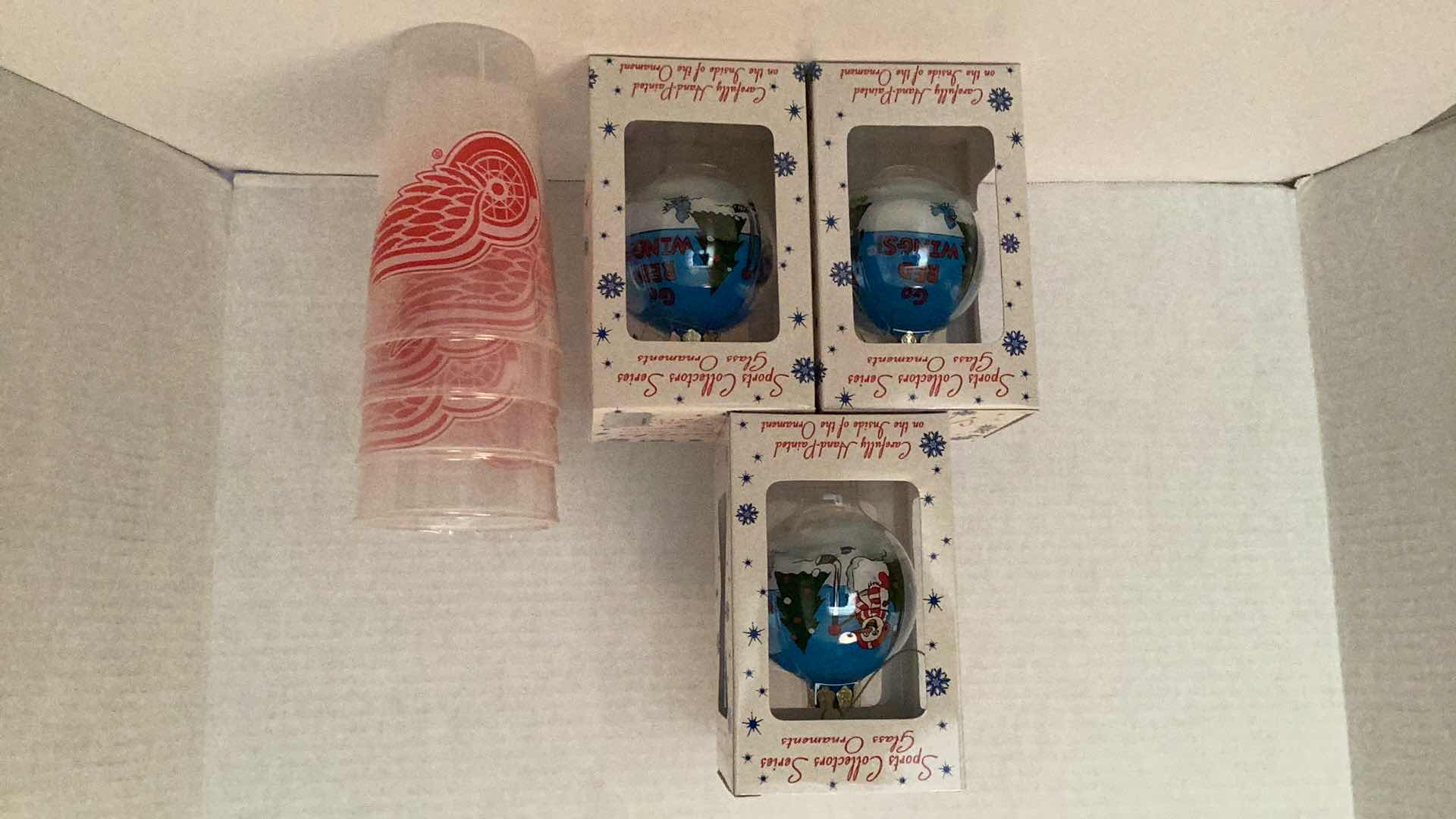 Photo 1 of DETROIT RED WINGS XMAS ORNAMENT (3) SET OF TUMBLERS