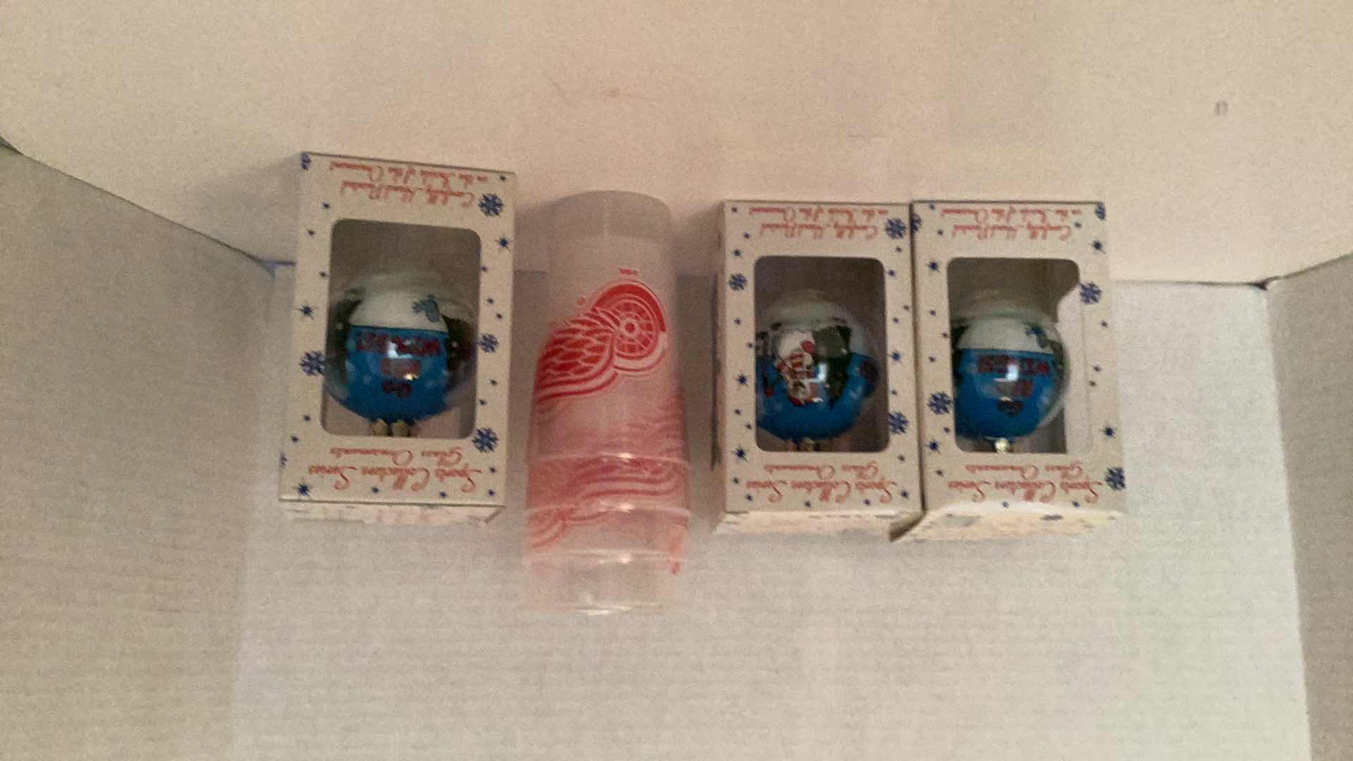Photo 1 of DETROIT RED WINGS XMAS ORNAMENTS(3) SET OF TUMBLERS