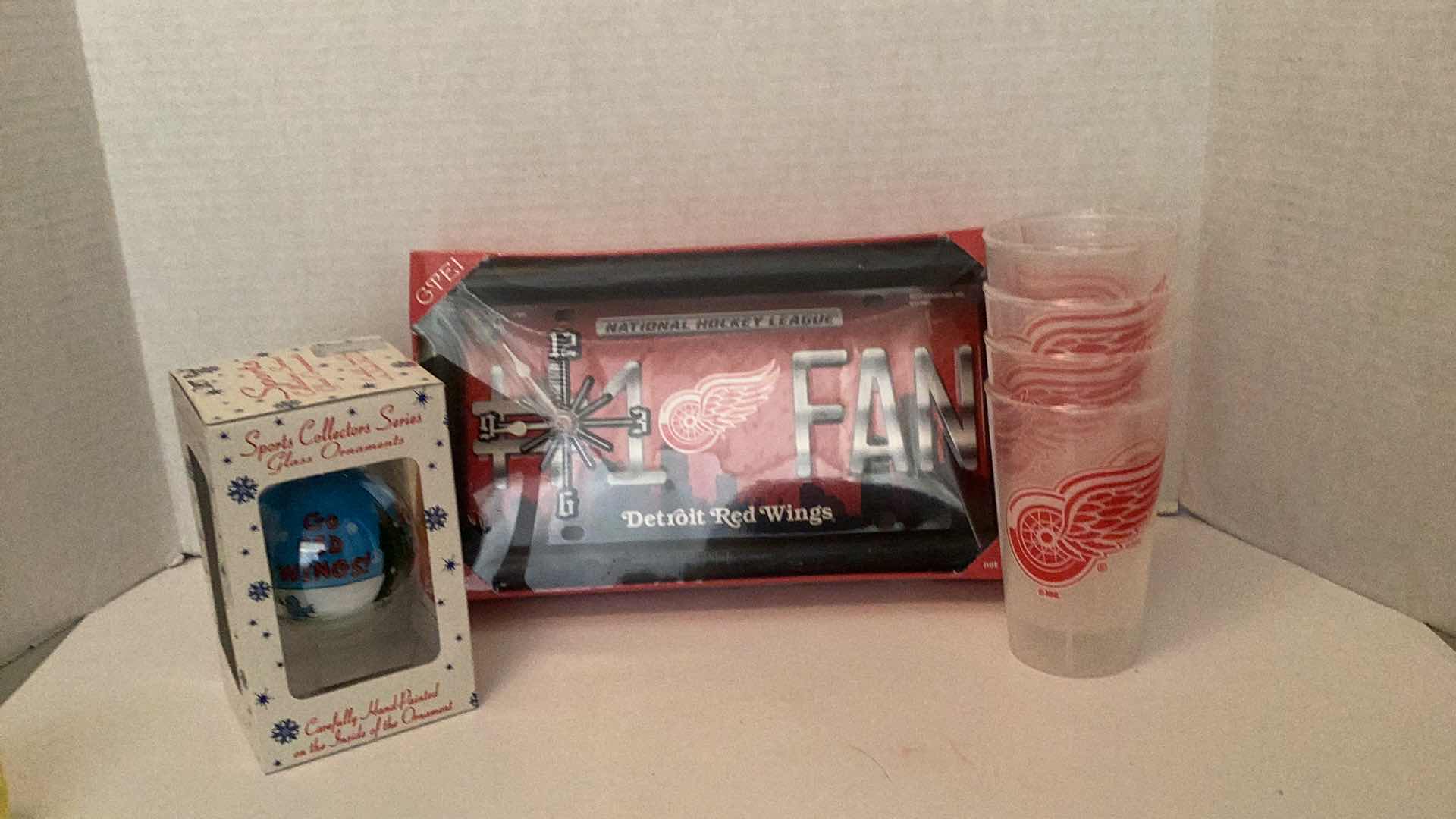 Photo 1 of DETROIT RED WINGS CLOCK, ORNAMENT AND TUMBLERS