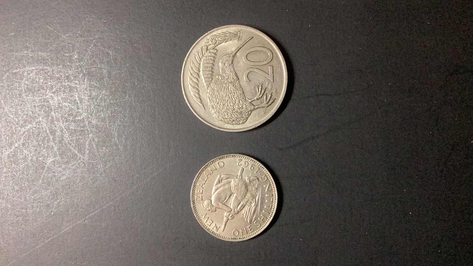 Photo 1 of NEW ZEALAND-1962/1967 1 SHILLING AND 20 CENT $5