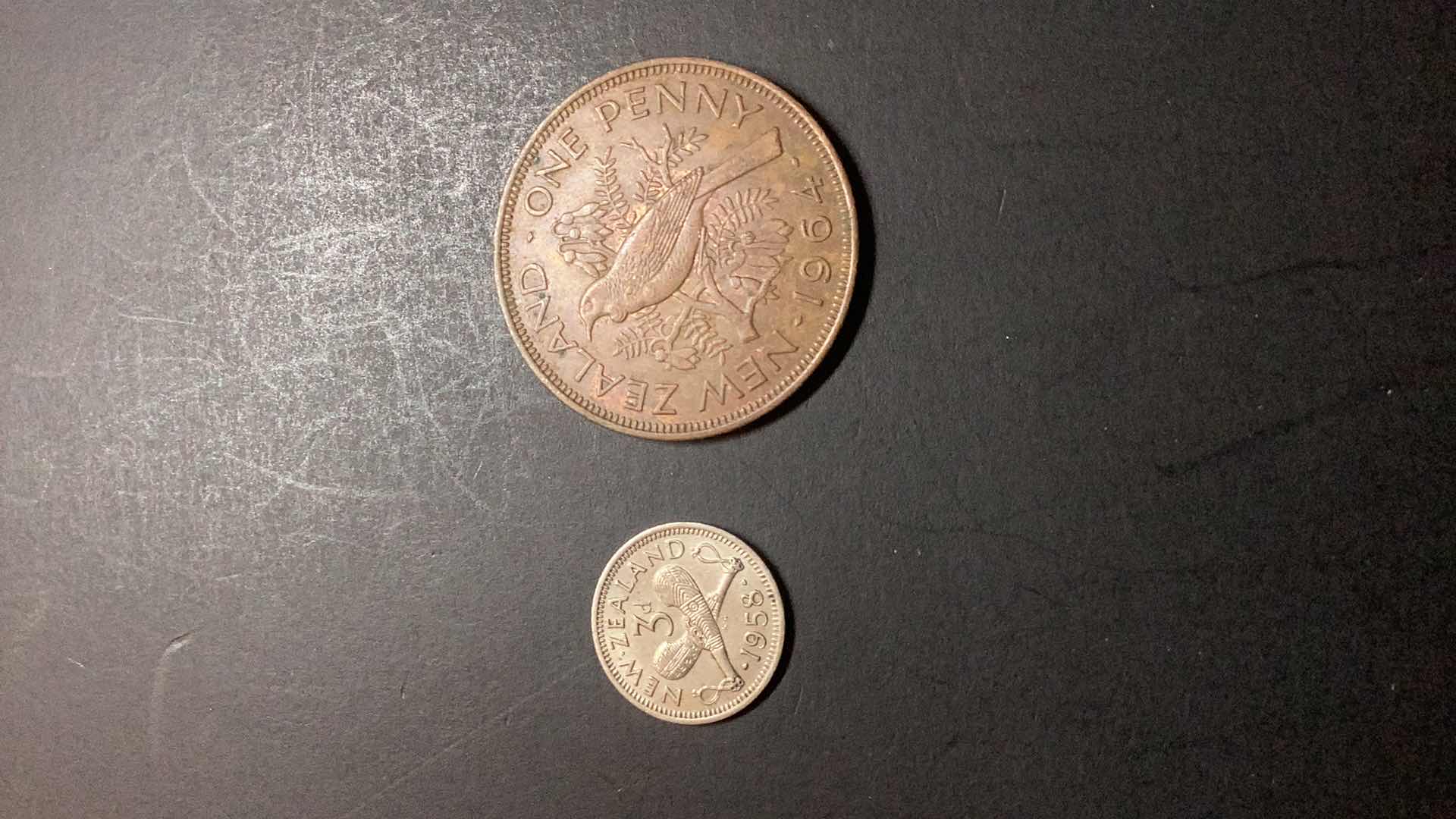 Photo 1 of NEW ZEALAND-1958/1964 3D AND 1 PENNY $5/$7