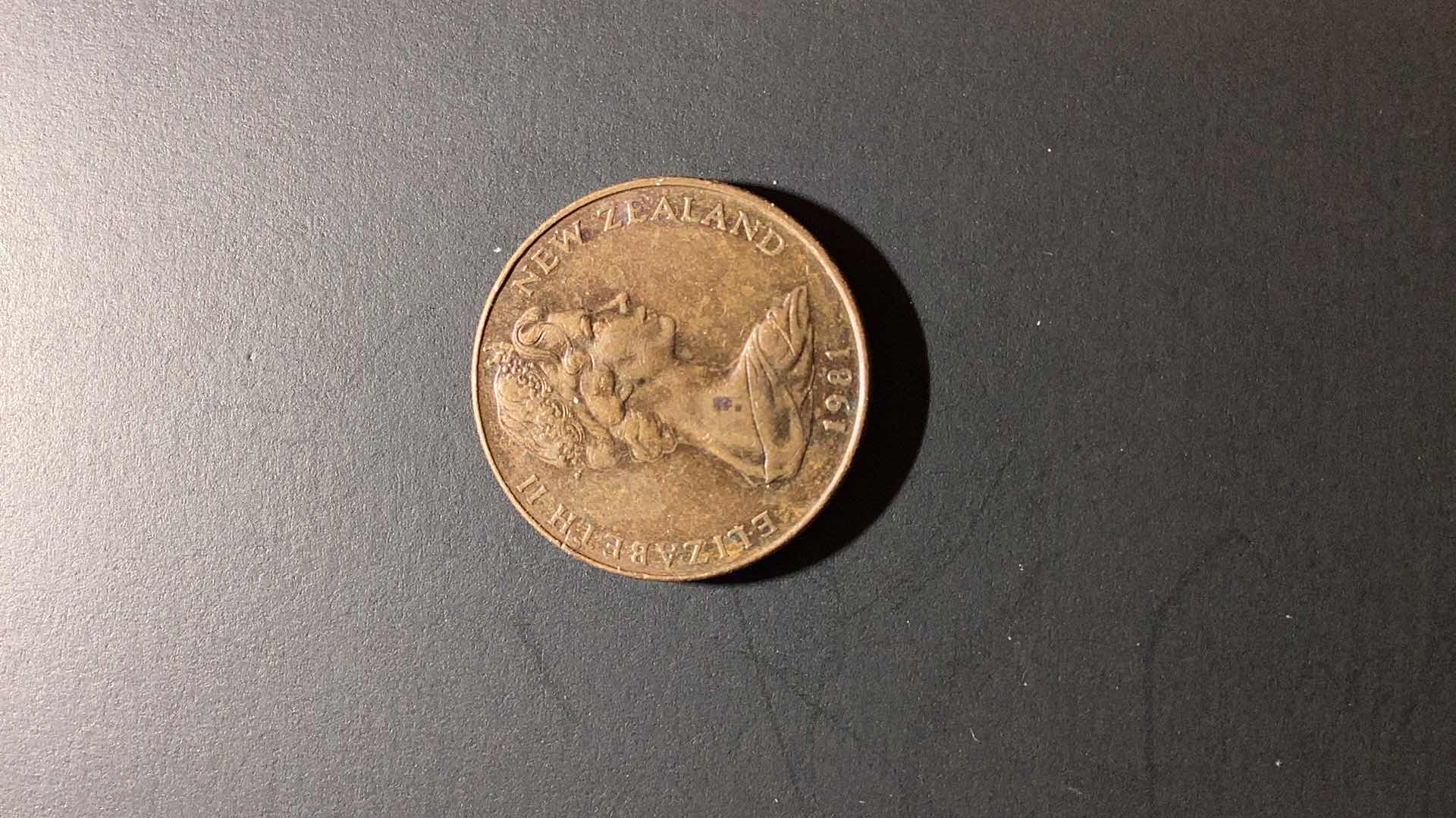 Photo 1 of 1981 NEW ZEALAND 2 CENTS