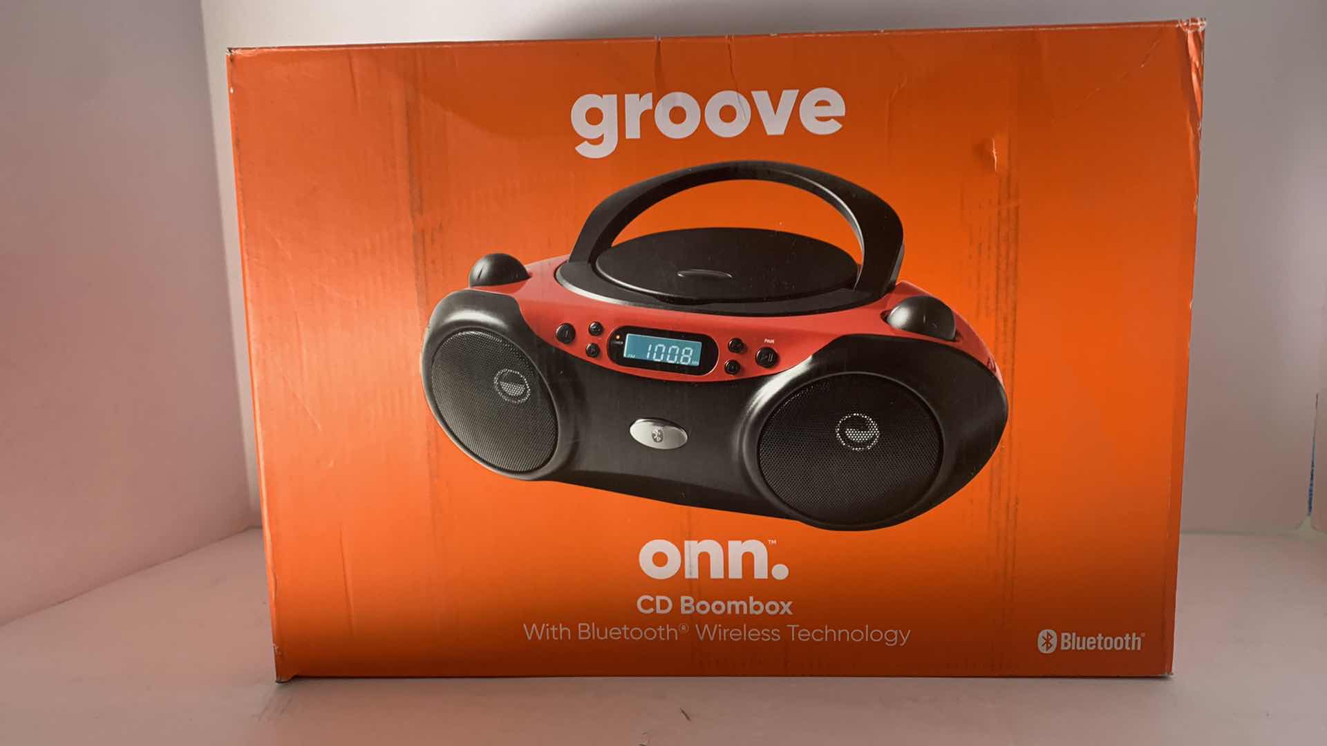 Photo 2 of GROOVE onn. CD BOOM BOX WITH BLUETOOTH WIRELESS TECHNOLOGY