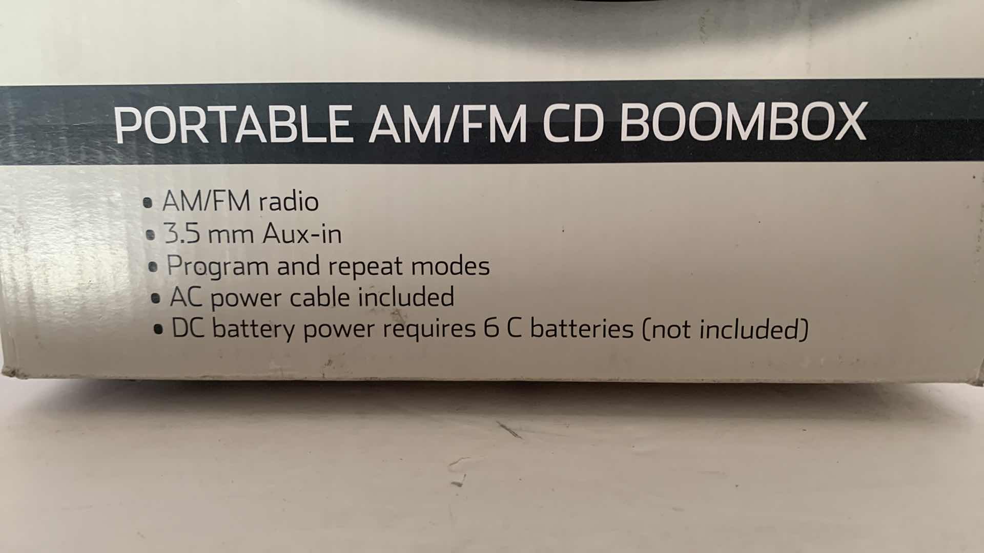 Photo 3 of onn PORTABLE AM/FM CD BOOMBOX BATTERY AND AC POWERED