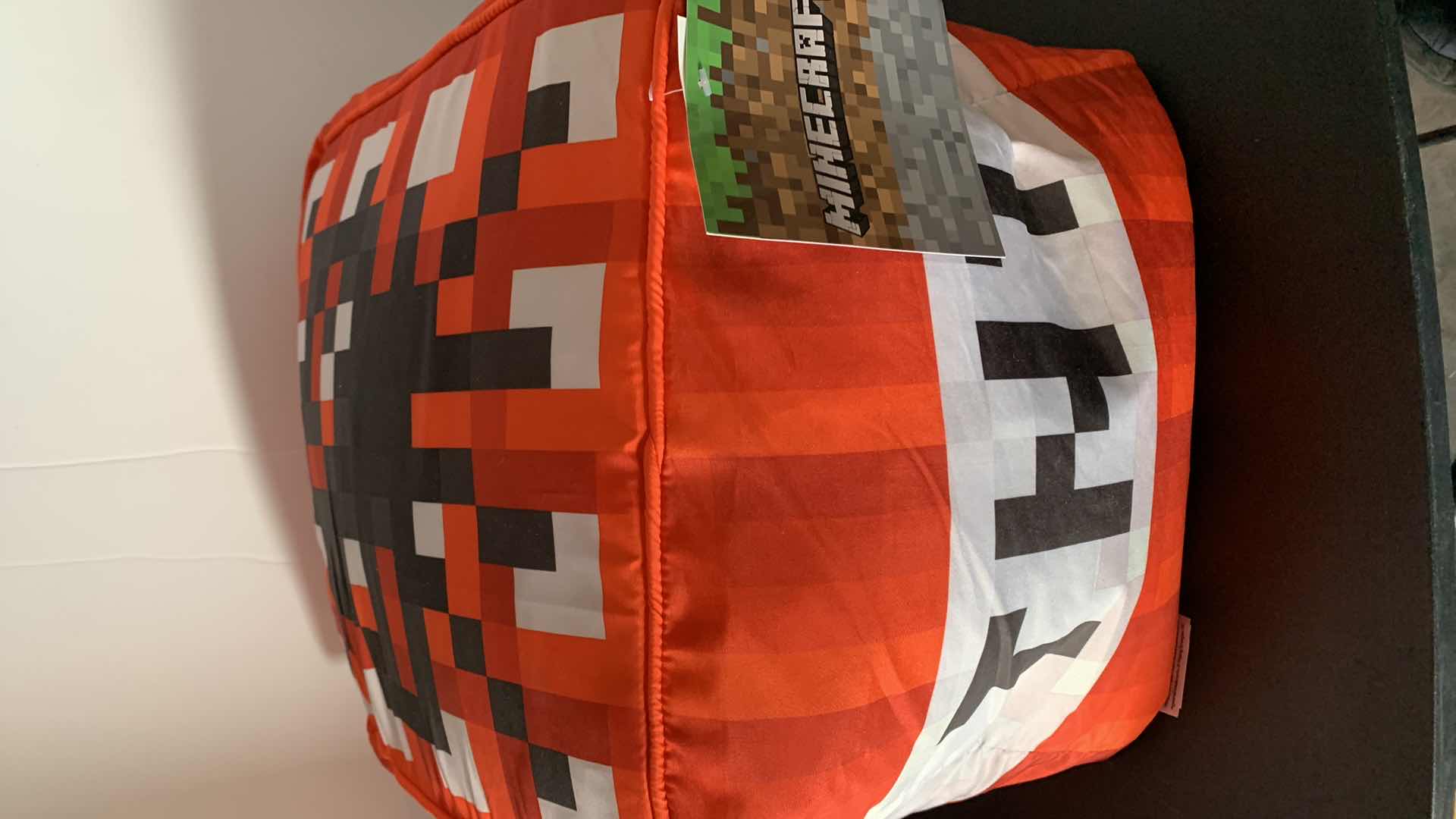 Photo 2 of MINECRAFT TNT POUF SEAT