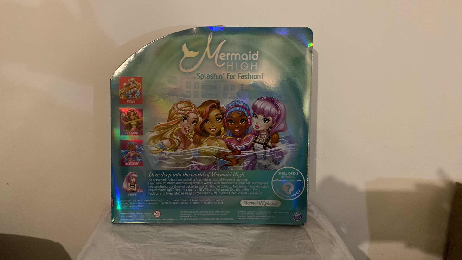 Photo 2 of MERMAID HIGH, MARI DELUXE DOLL WITH ACCESSORIES, KIDS TOY FOR AGES 4 AND UP