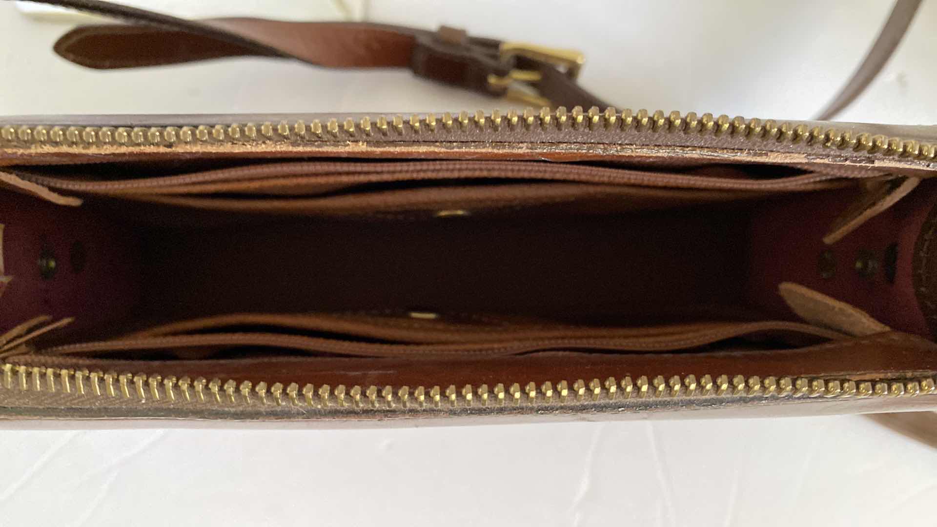 Photo 5 of DOONEY & BOURKE CROSSBODY BAG 9.5“ X H7”