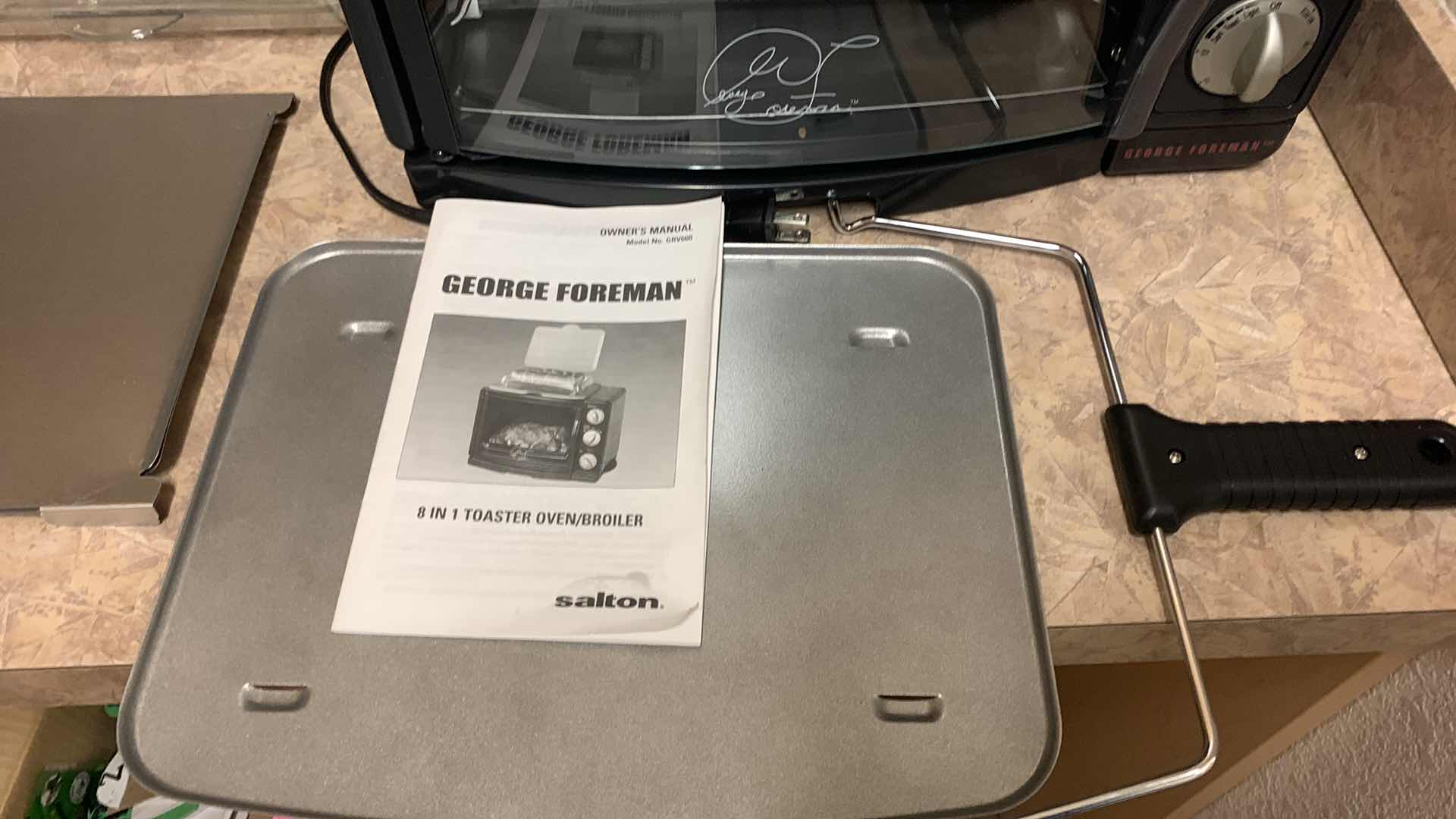 Photo 3 of GEORGE FOREMAN 8 in 1 OVEN/BROILER