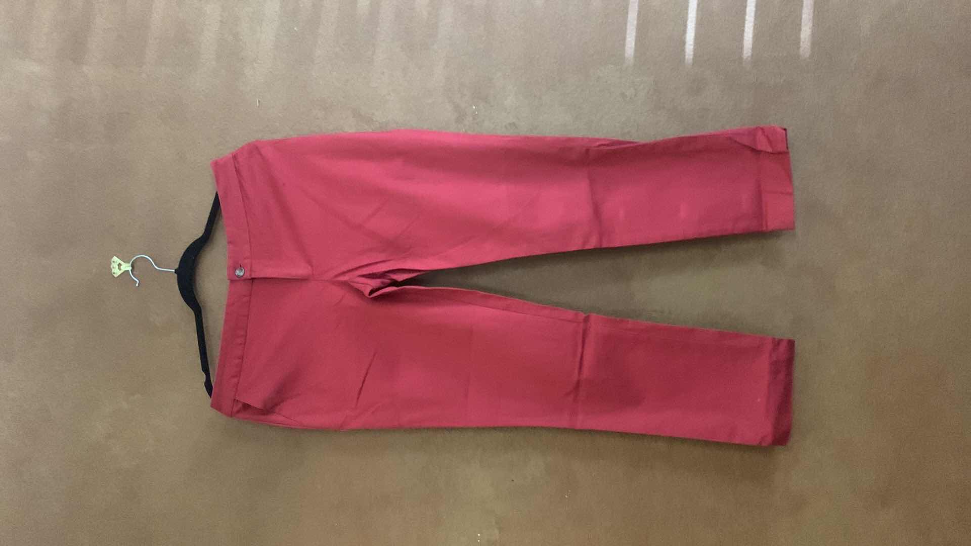 Photo 2 of WOMENS CLOTHING SIZE 8, BANANA REPUBLIC, GLORIA VANDERBILT