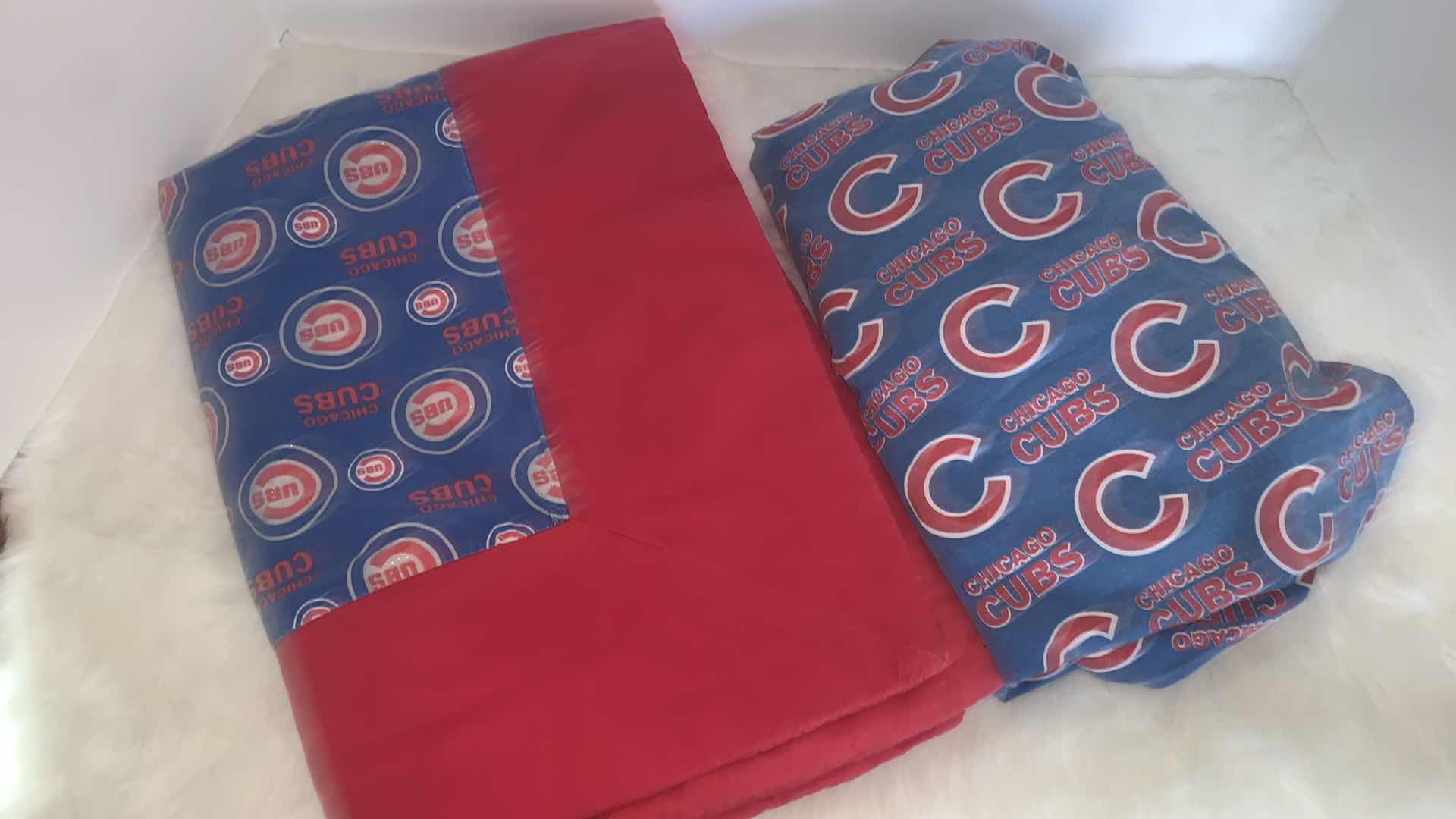 Photo 3 of CHICAGO CUBS BEDDING AND THROW ASSORTMENT