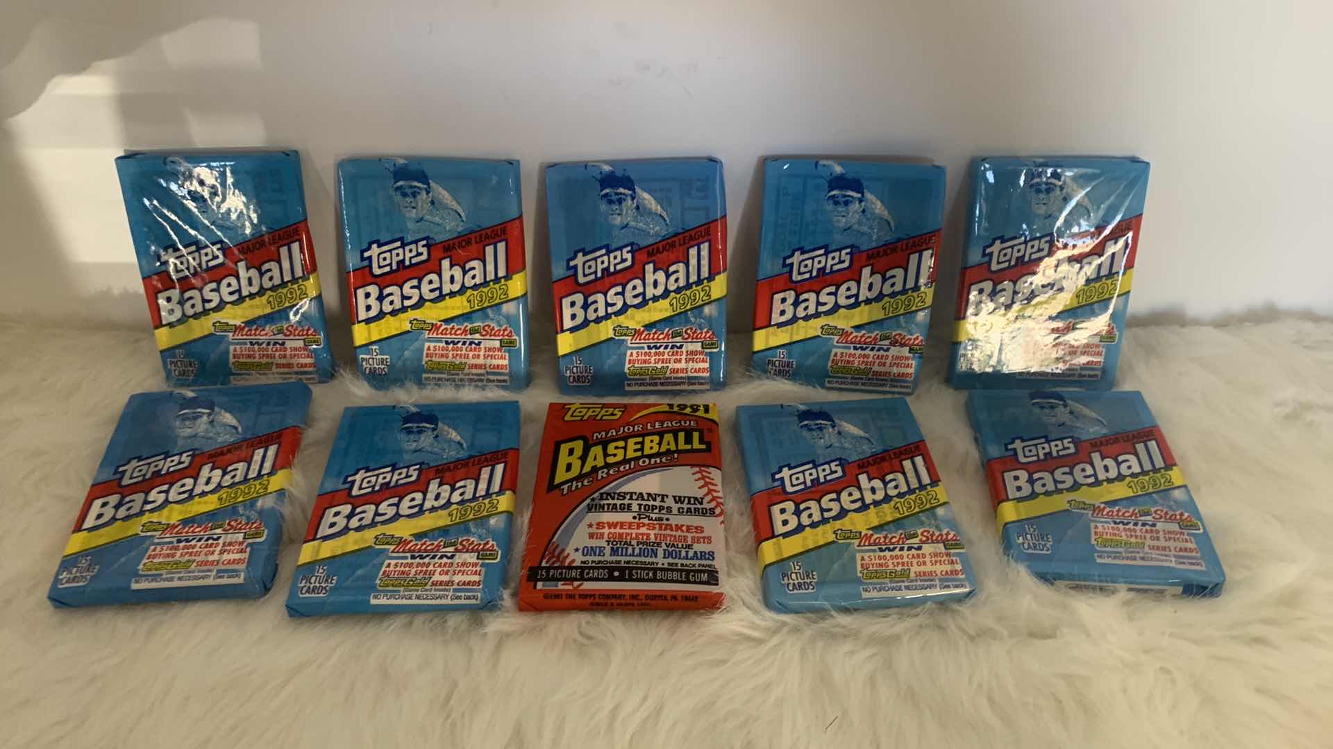 Photo 1 of 10 PACKS TOPS MAJOR LEAGUE BASEBALL CARDS, NEW