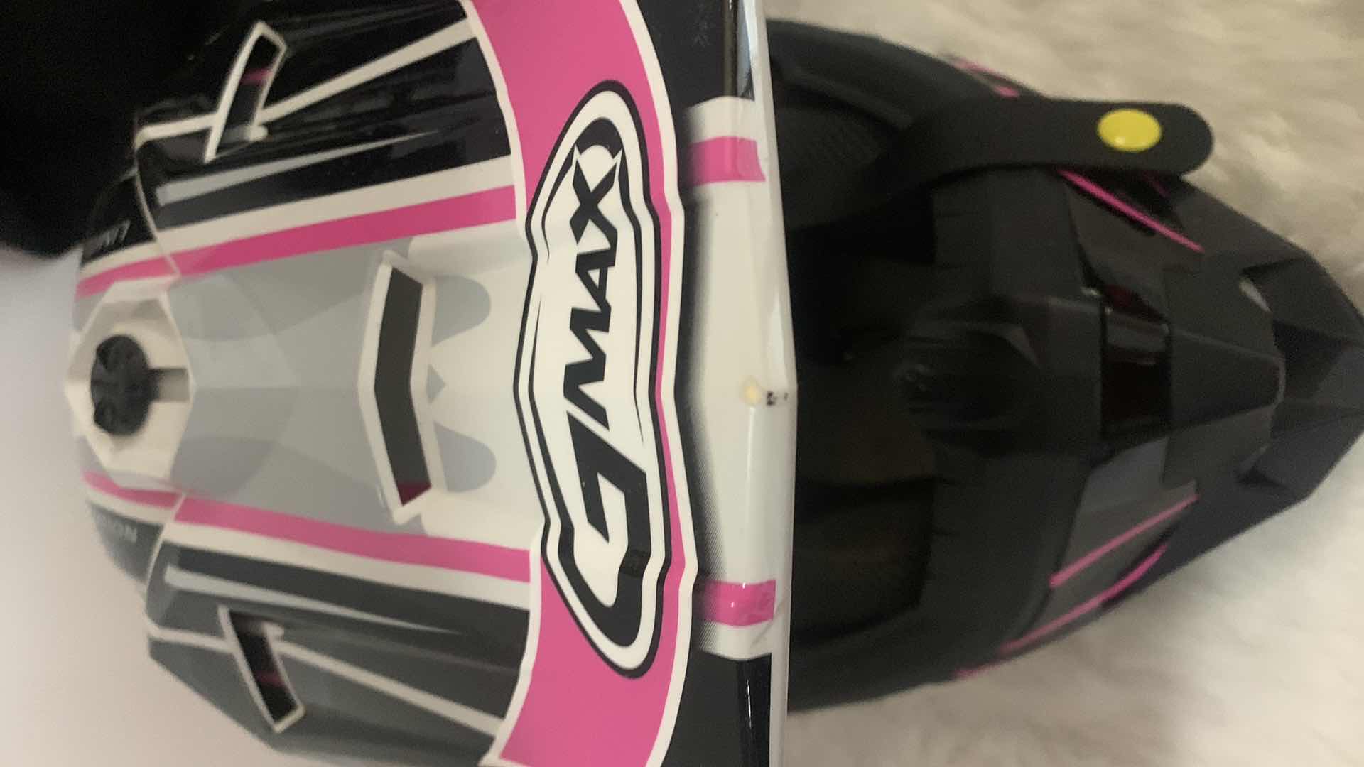 Photo 2 of WOMENS LIMITED EDITION MOTORCYCLE HELMET PINK RIBBONRIDERS SIZE M