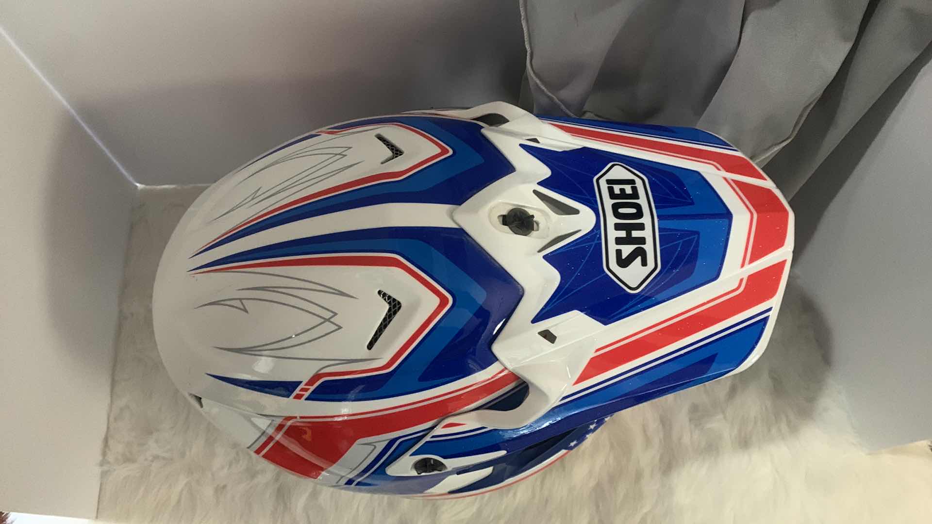 Photo 3 of SHOEI PATRIOTIC MOTORCYCLE HELMET SIZE XL