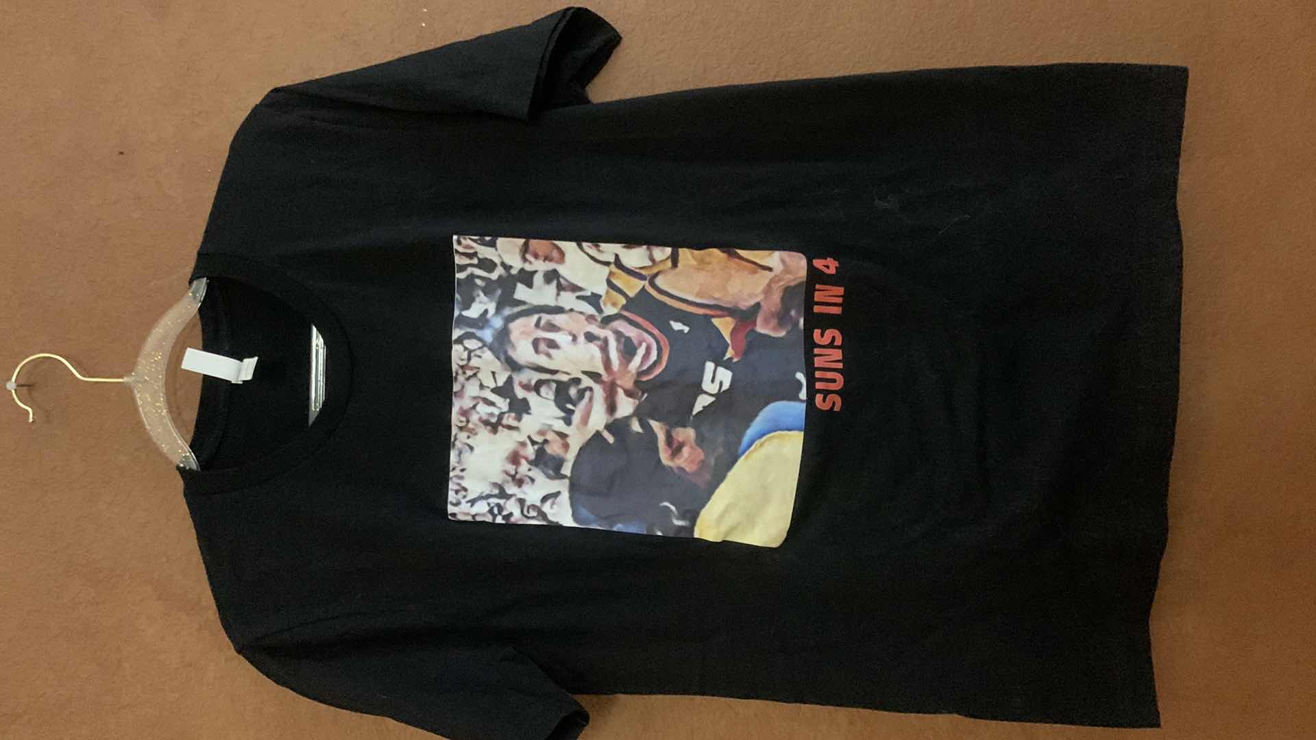 Photo 2 of SUNS T-SHIRT  SIZE L AND BEANIE