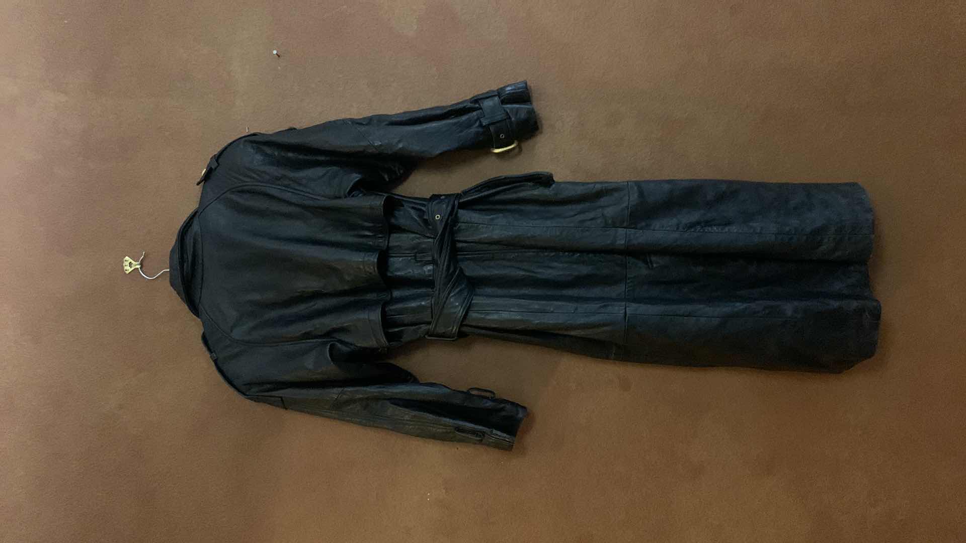 Photo 5 of SAKS FIFTH AVENUE BLACK LEATHER CALF LENGTH TRENCH COAT SIZE SMALL