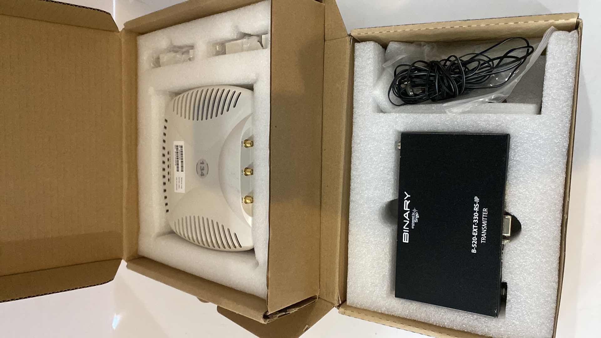 Photo 1 of ARUBA AP-130 SERIES ACCESS POINT AND BINARY 4K HDR HDMI EXTENDER