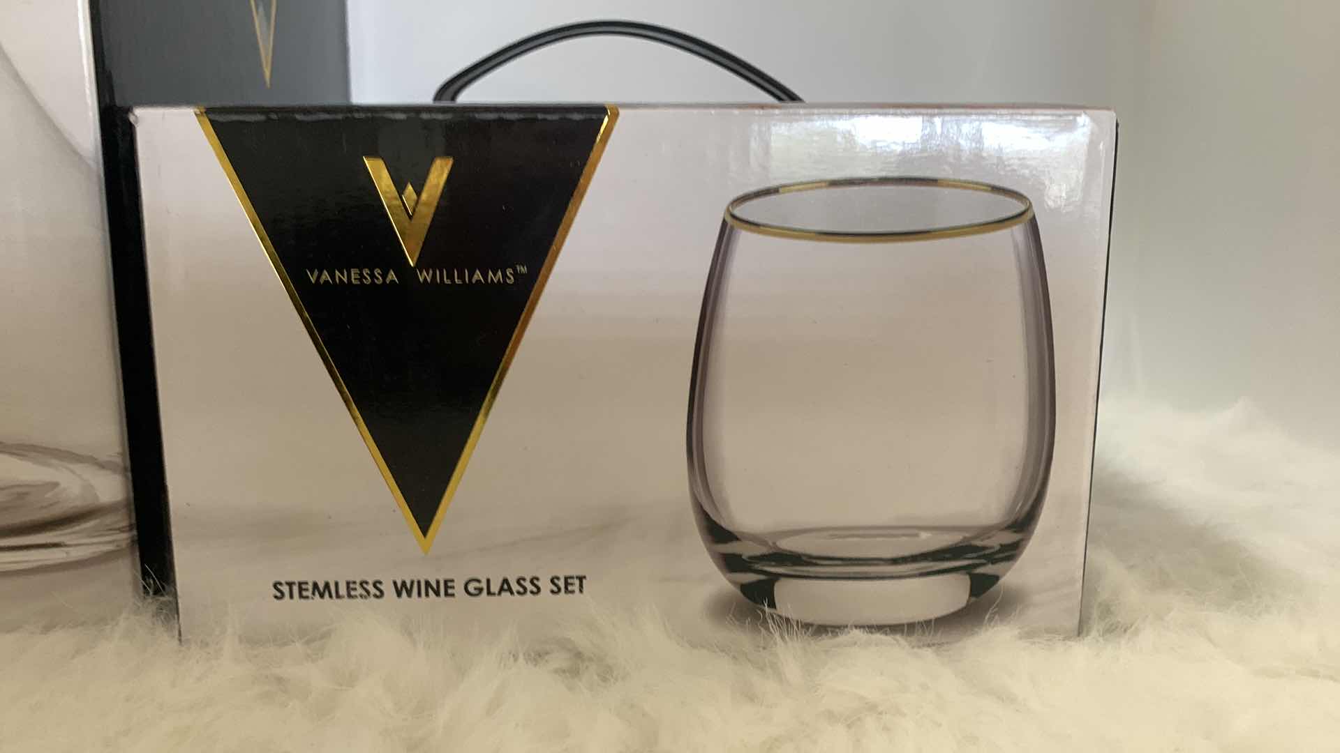 Photo 3 of NEW VANESSA WILLIAMS WINE DECANTER AND STEMLESS WINE GLASSES