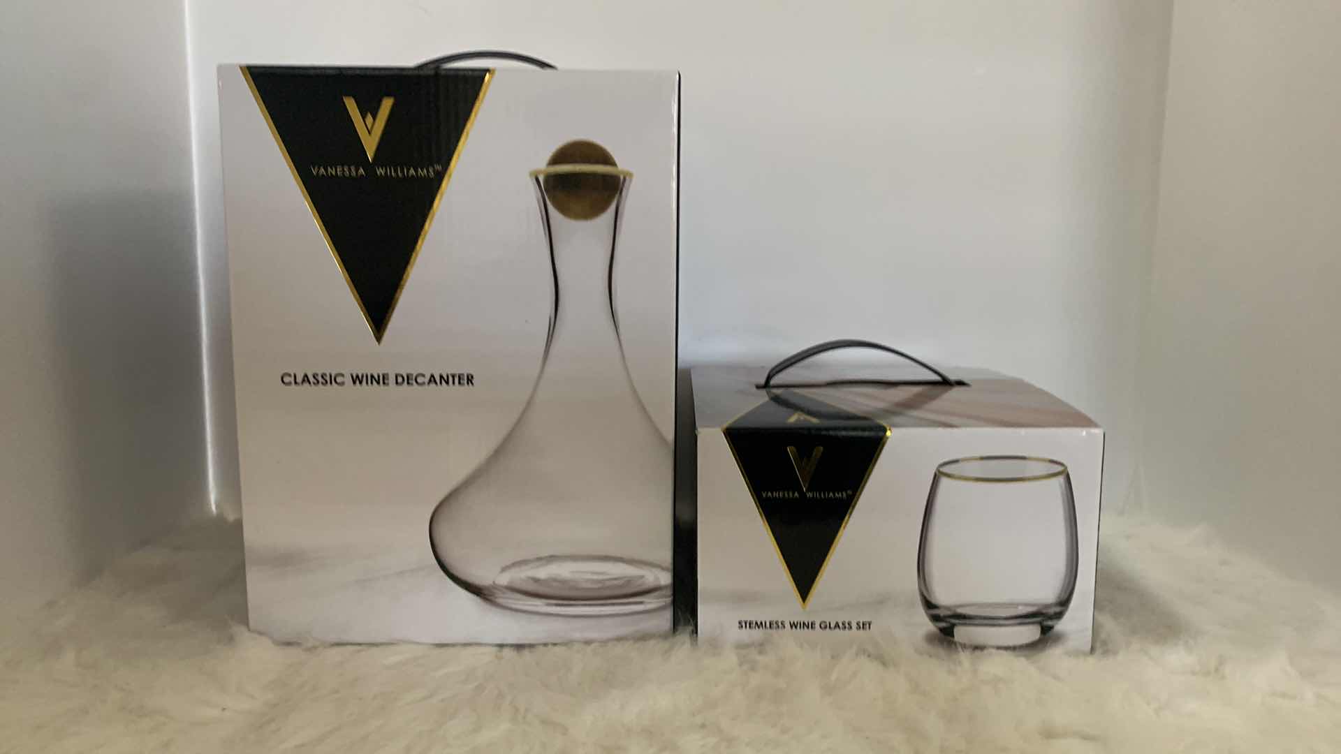 Photo 1 of NEW VANESSA WILLIAMS WINE DECANTER AND STEMLESS WINE GLASSES