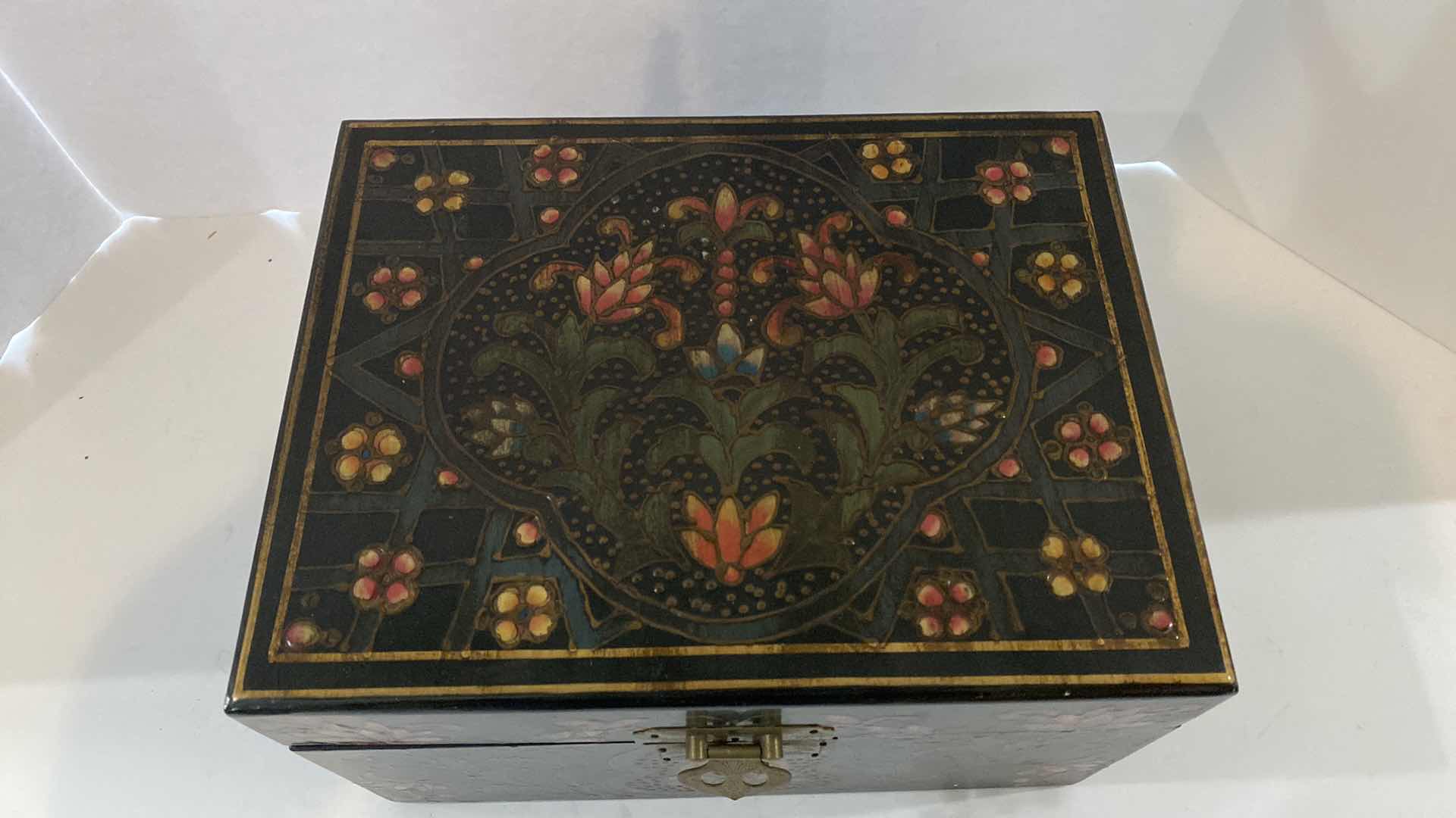 Photo 2 of NOBLE EXCELLENCE TIBETAN CD STORAGE BOX