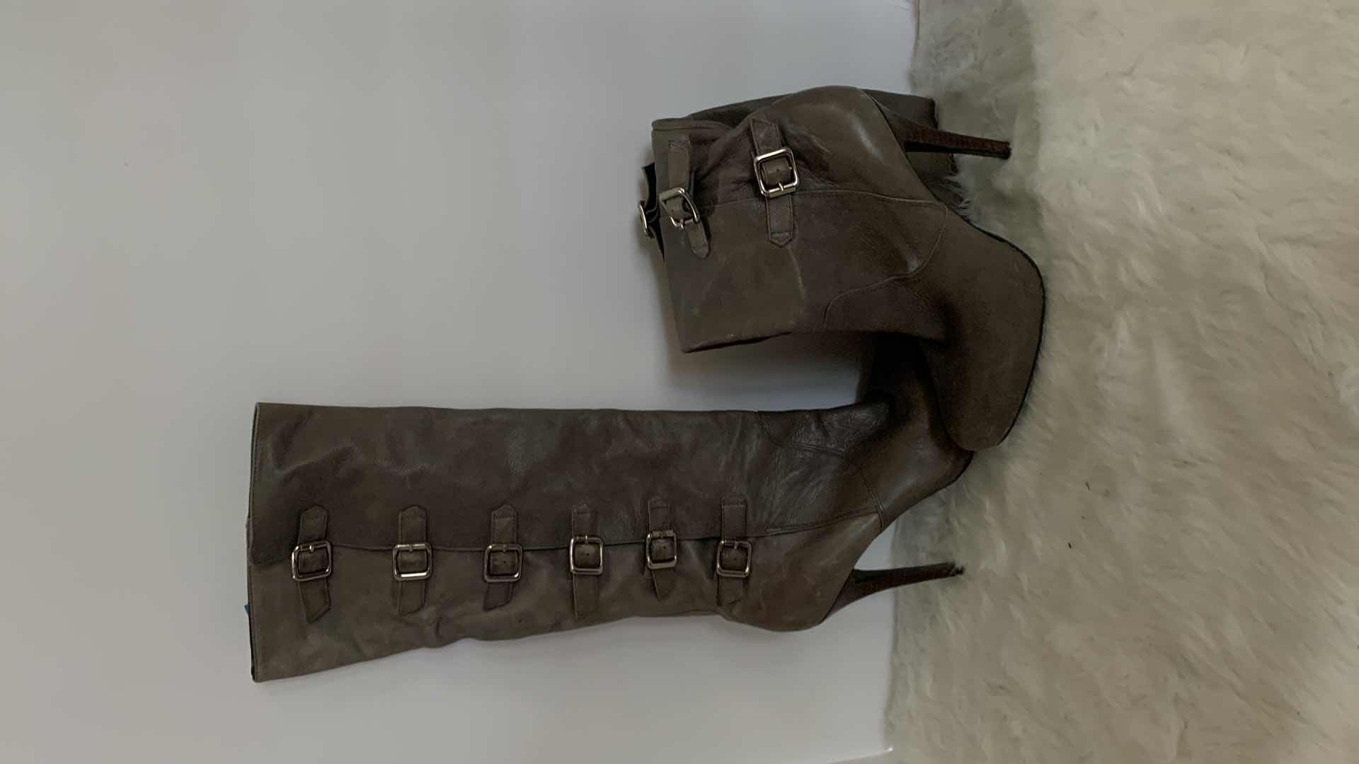 Photo 3 of NAKITAA BOOTS LEATHER UPPER SIZE 9