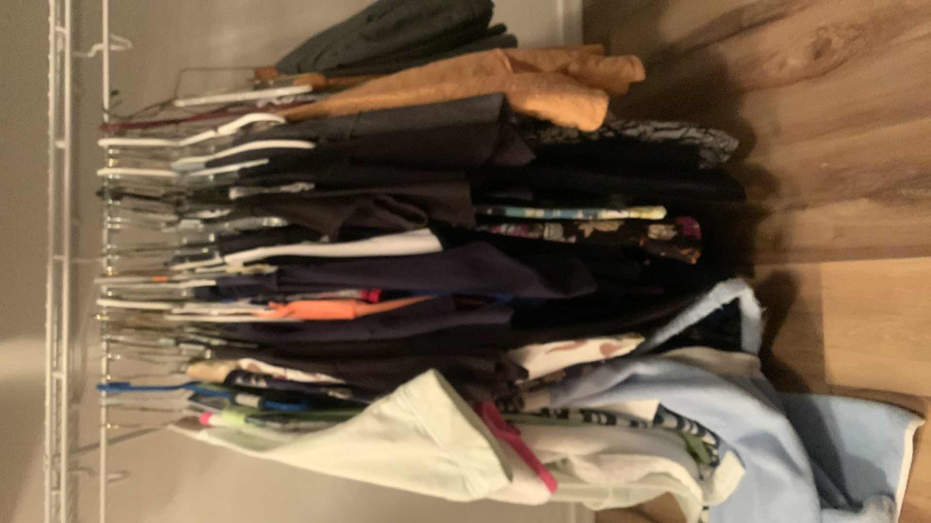 Photo 9 of HALF A RACK OF WOMENS CLOTHING MOSTLY L XL