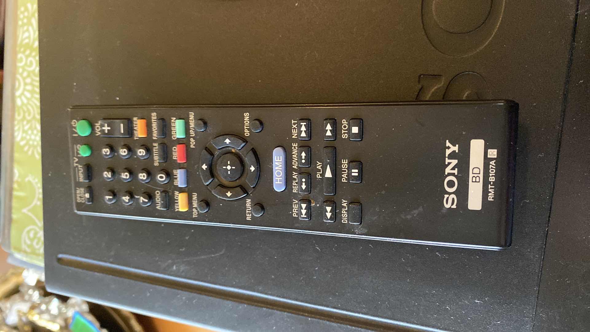 Photo 4 of SONY VCR PLAYER WITH REMOTE