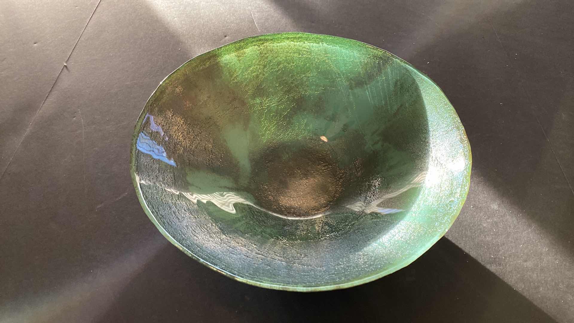Photo 1 of 12in GLASS DISPLAY BOWL