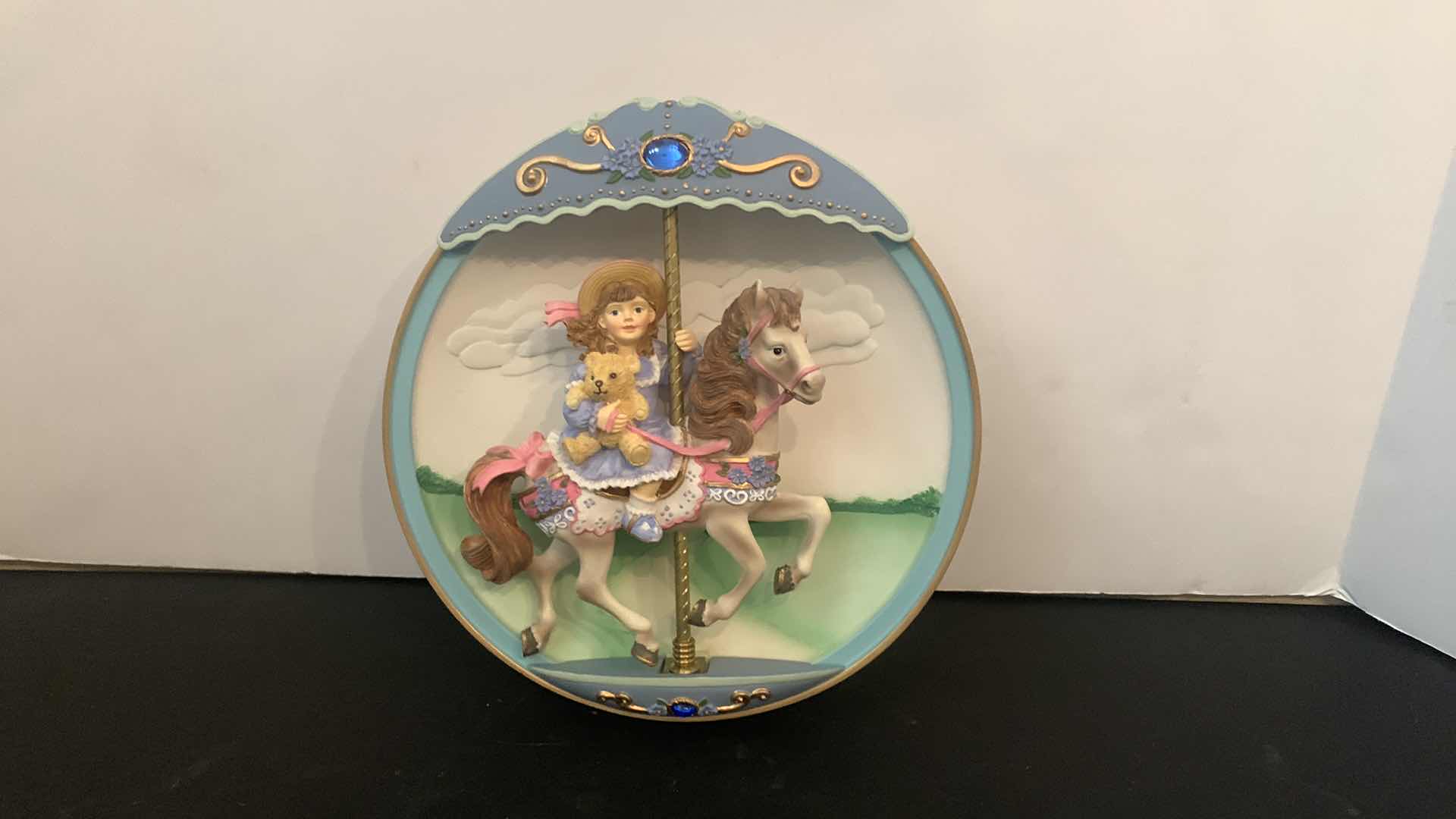 Photo 1 of THE BRADFORD EXCHANGE MUSICAL CAROUSEL DAYDREAMS, NUMBERED