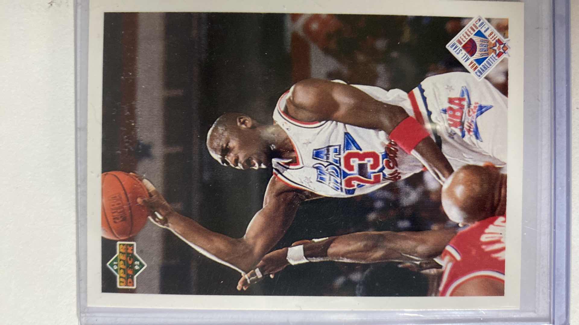 Photo 7 of 6 COLLECTIBLE BASKETBALL CARDS - 5 ARE MICHAEL JORDAN