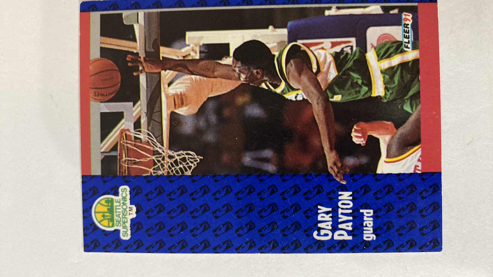 Photo 2 of 6 COLLECTIBLE BASKETBALL CARDS - 5 ARE MICHAEL JORDAN