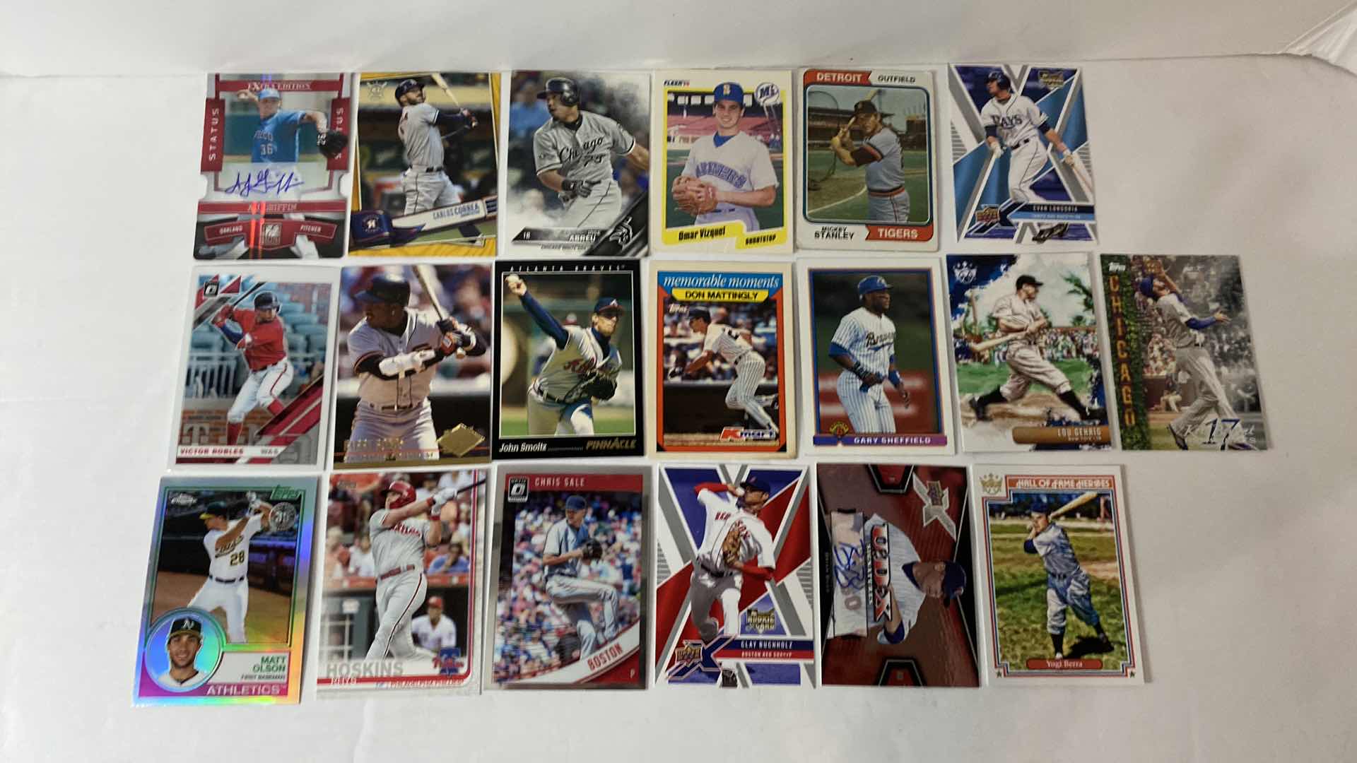 Photo 1 of 19 COLLECTIBLE BASEBALL CARDS