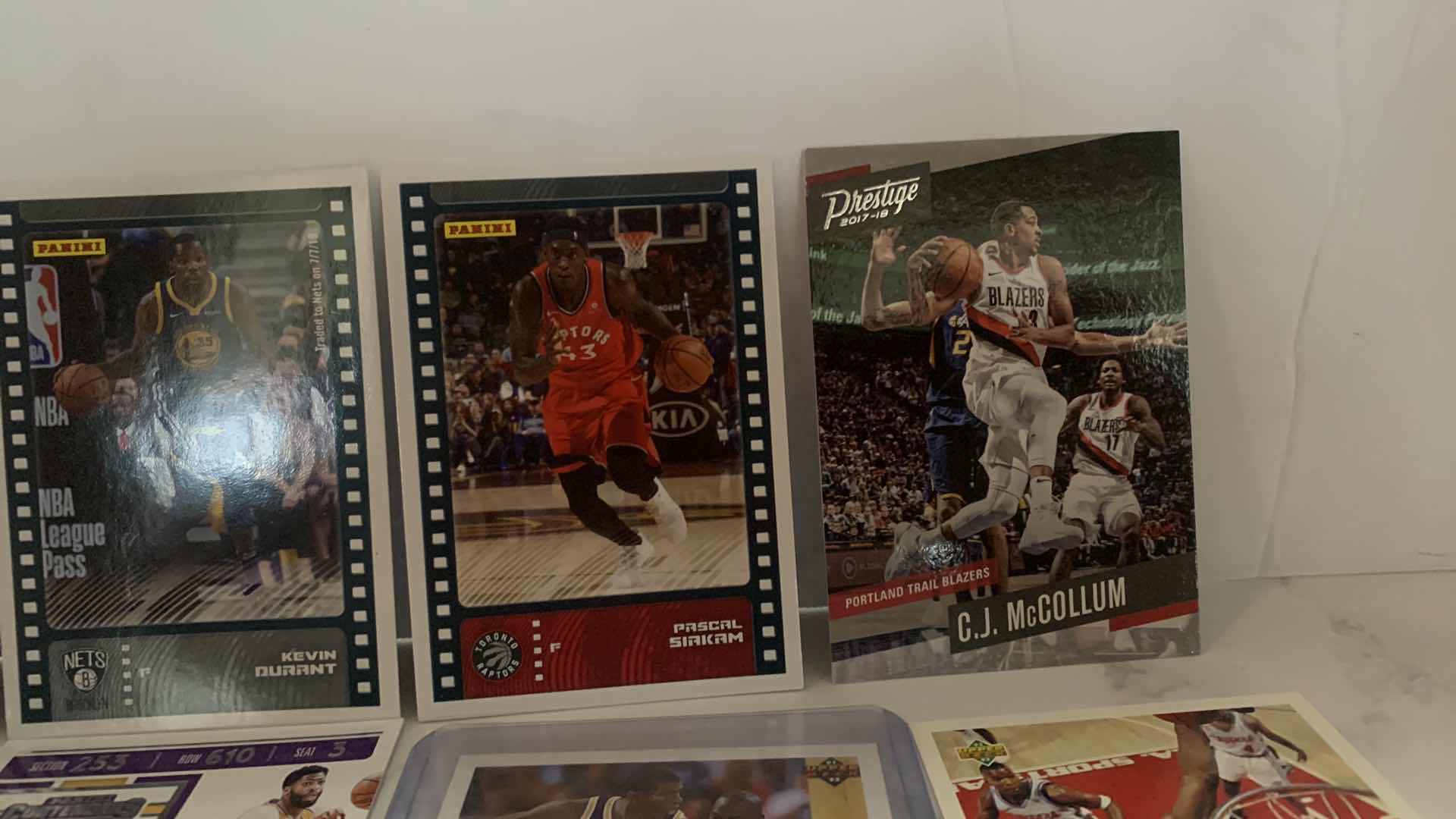 Photo 4 of 10 COLLECTIBLE BASKETBALL CARDS