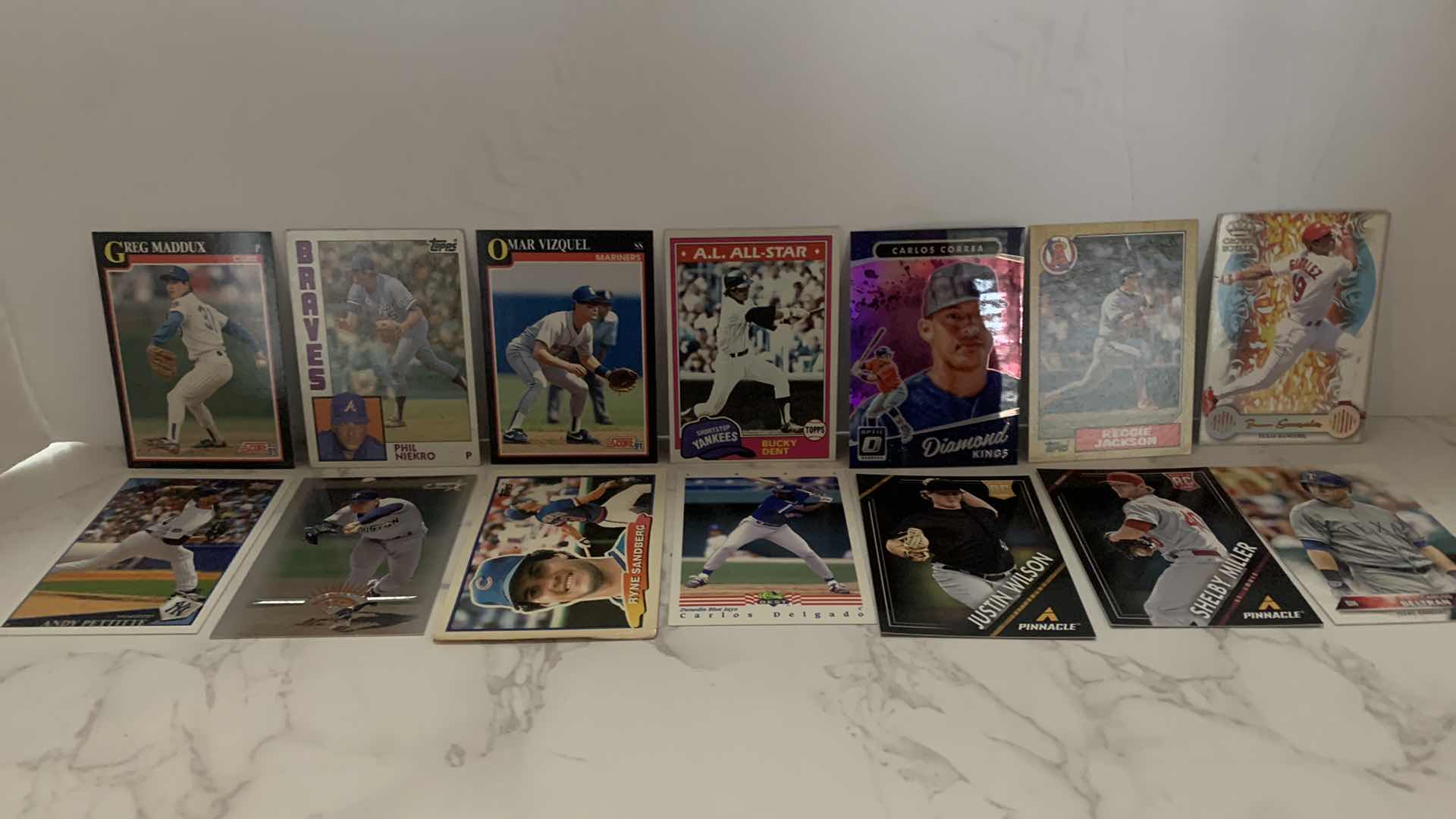 Photo 8 of 14 COLLECTIBLE BASEBALL CARDS