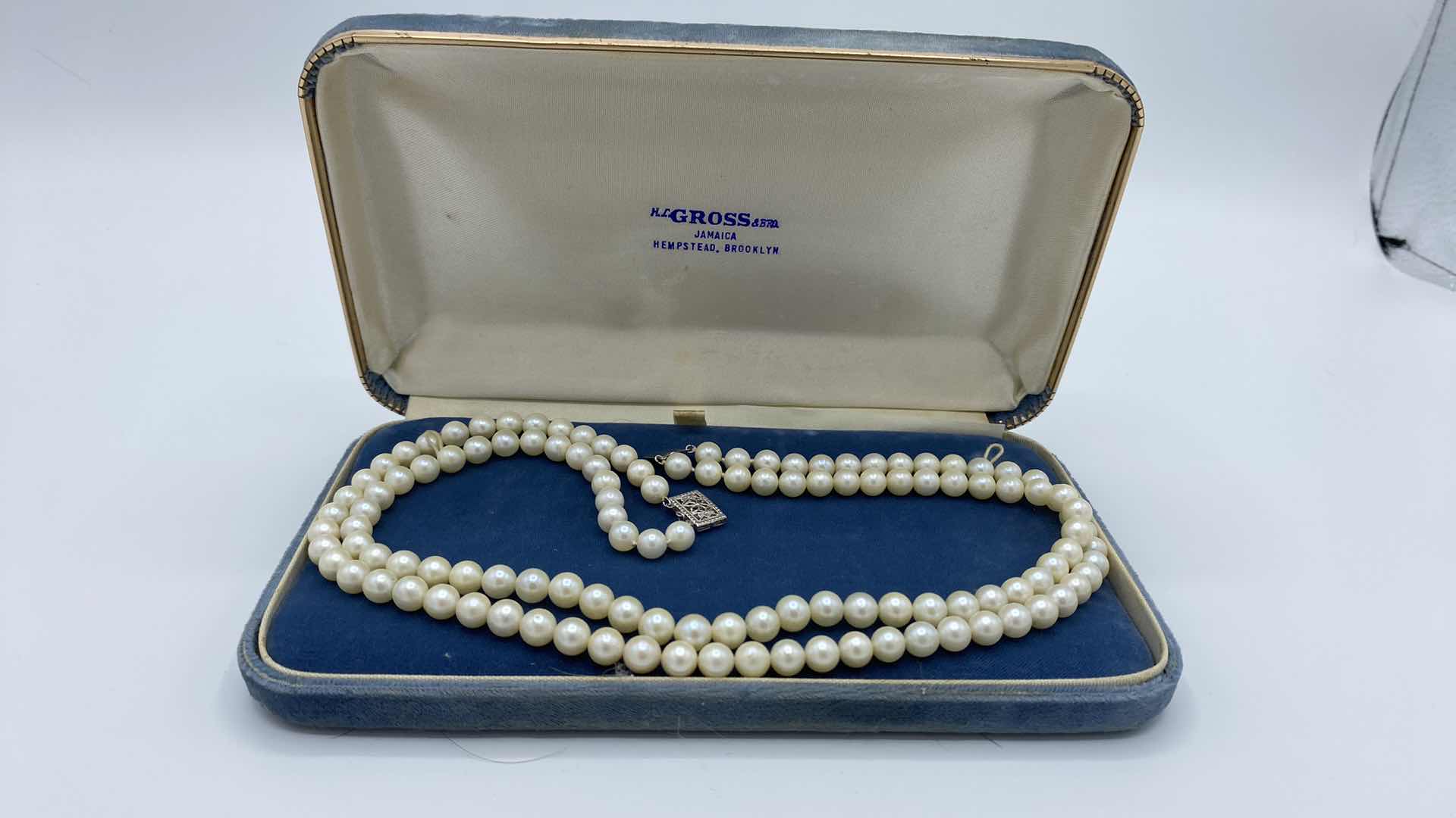 Photo 2 of VINTAGE DOUBLE PEARL STRAND 16.5”