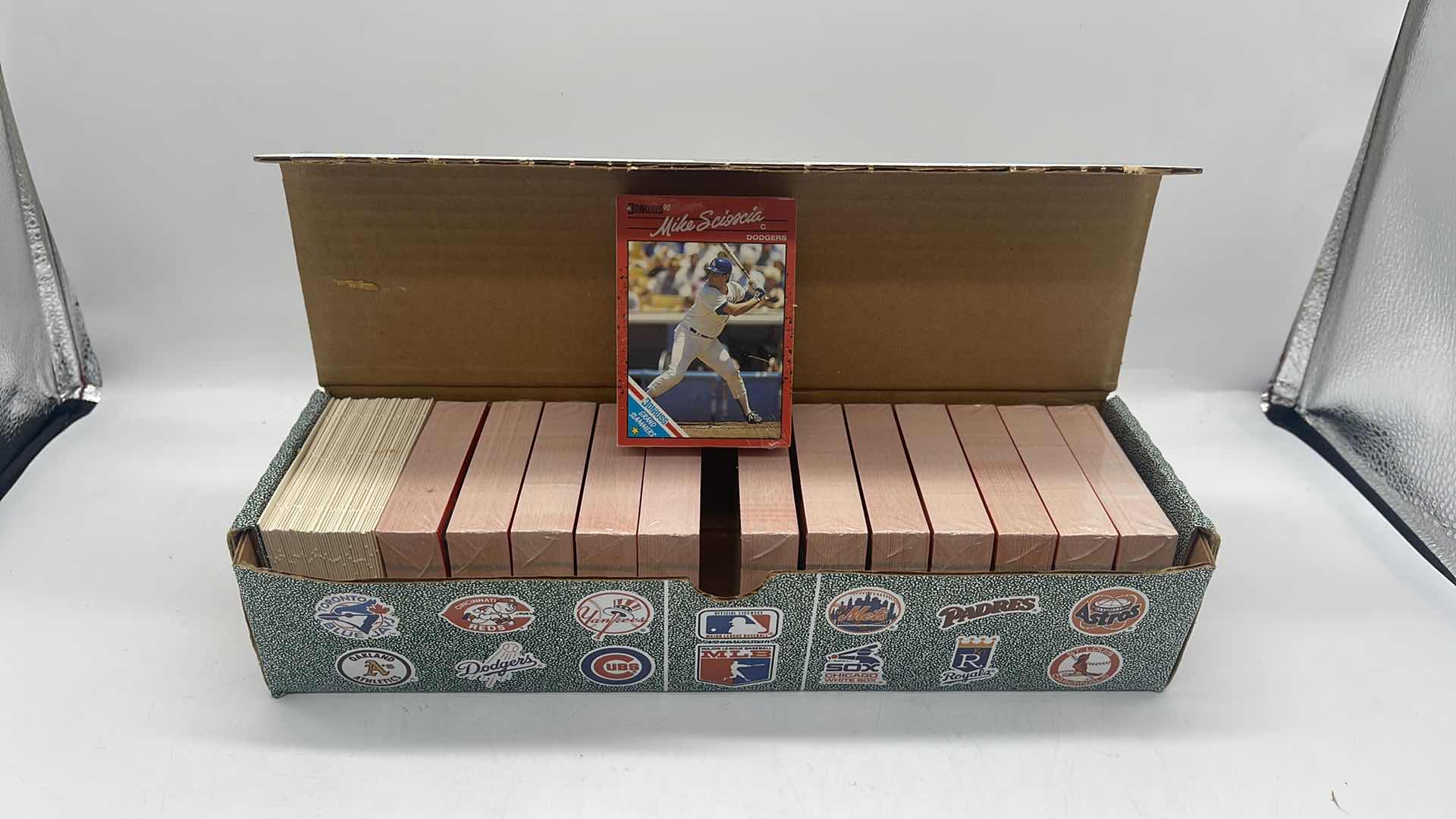 Photo 1 of 1990 DONRUSS BASEBALL COLLECTOR SET INCLUDES KEN GRIFFEY JR