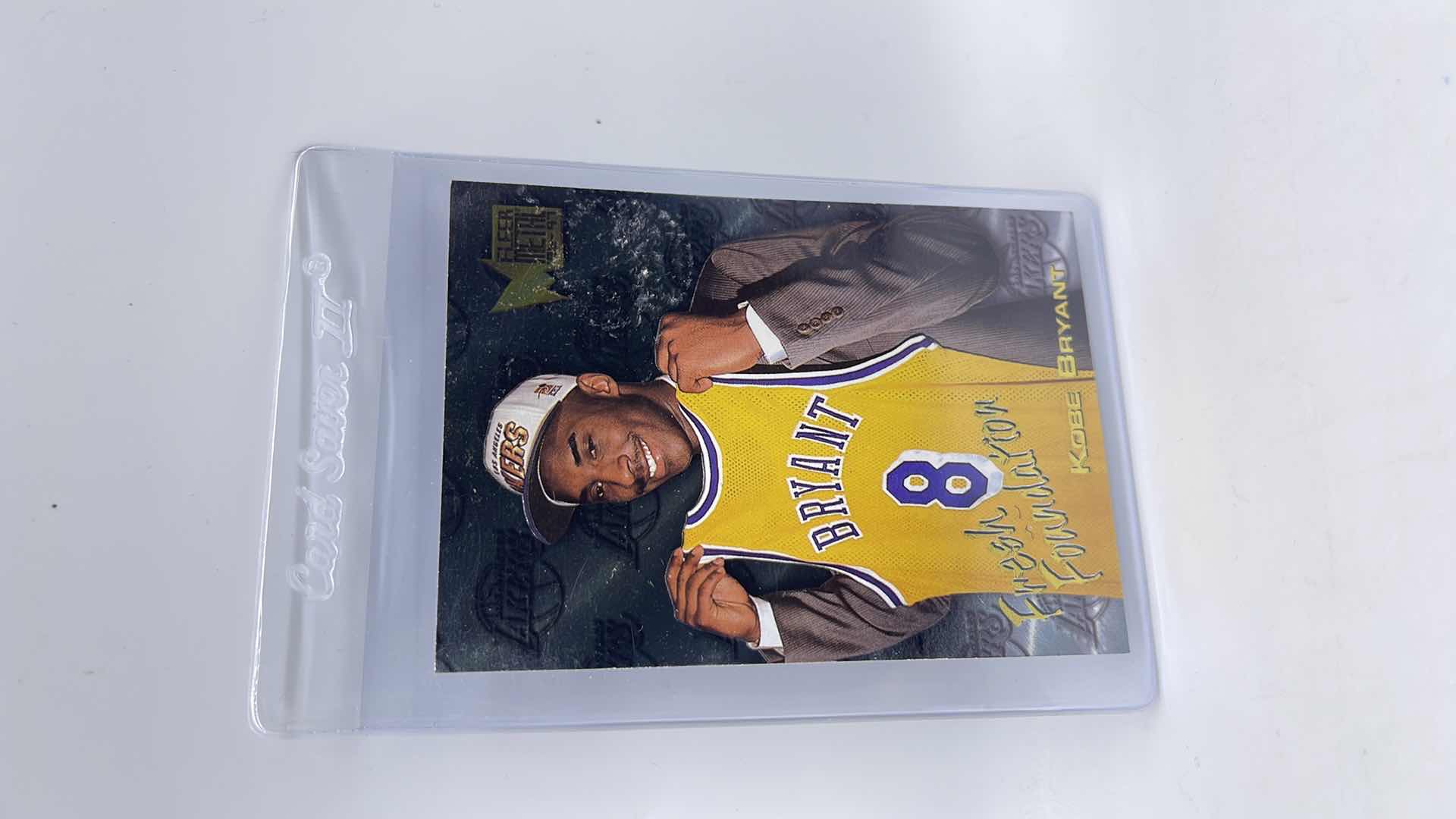 Photo 1 of 1996 KOBE BRYANT FLEER ROOKIE CARD 137