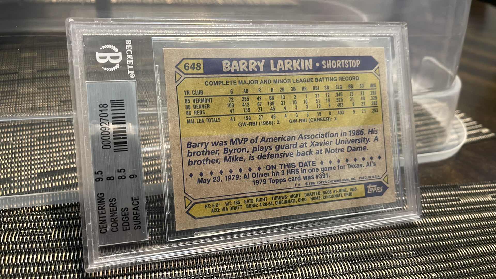 Photo 2 of 1987 BARRY LARKIN TOPPS ROOKIE CARD 648 RATED 8.5