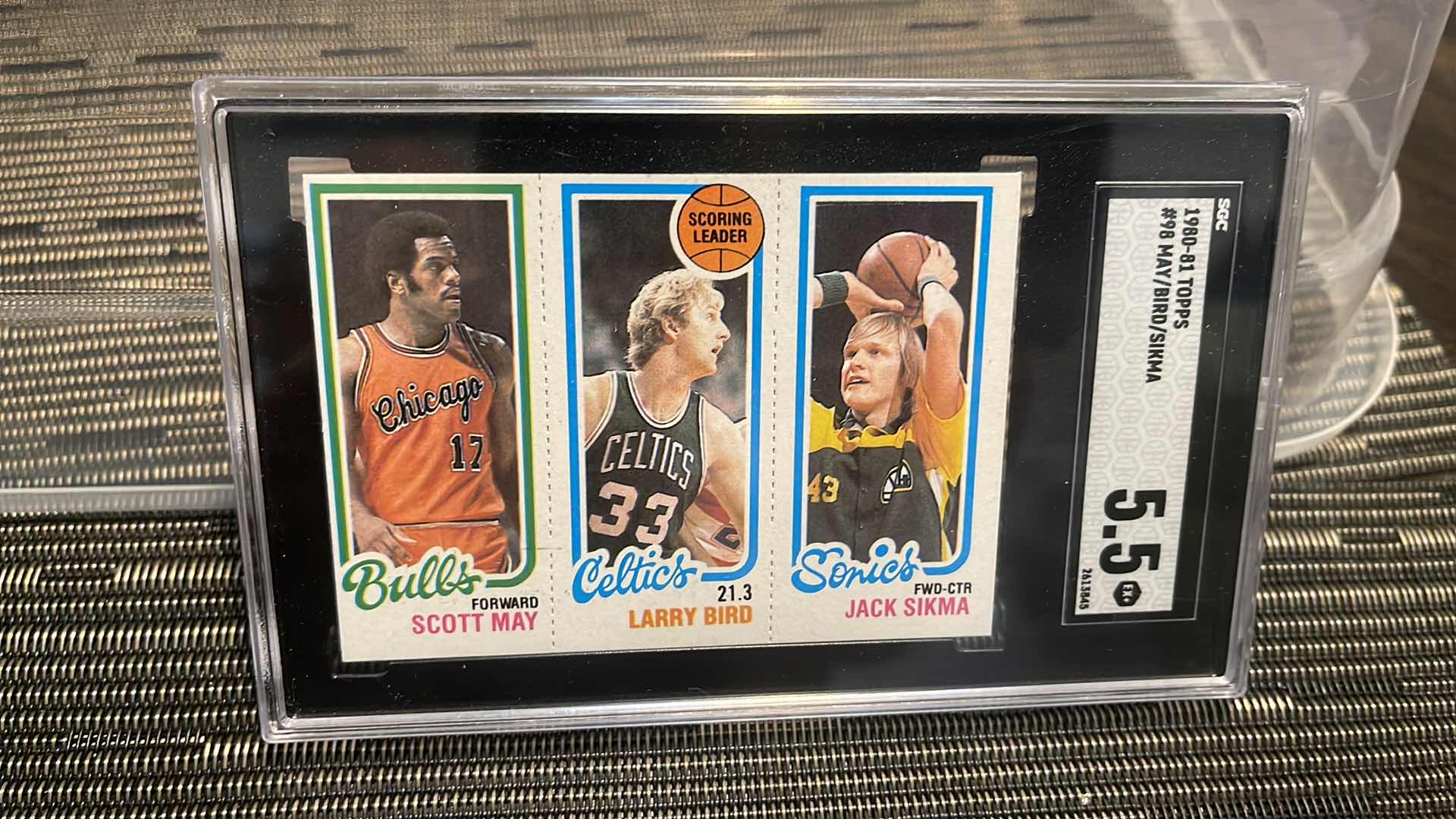 Photo 1 of 1980-81 LARRY BIRD TOPPS ROOKIE CARD 30 RATED 5.5