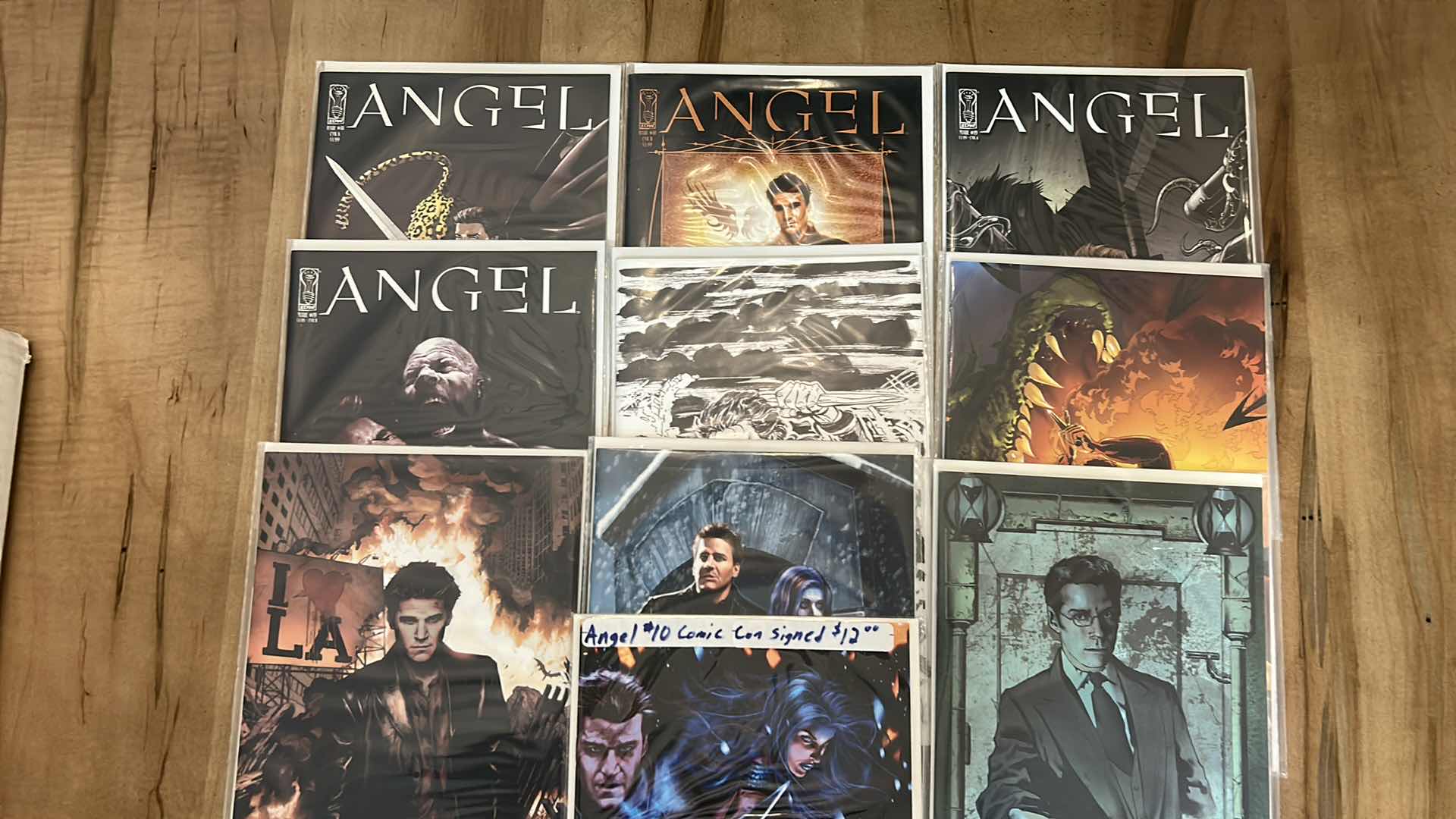 Photo 6 of 10 - ANGEL COMIC BOOKS ( 1 SIGNED)
