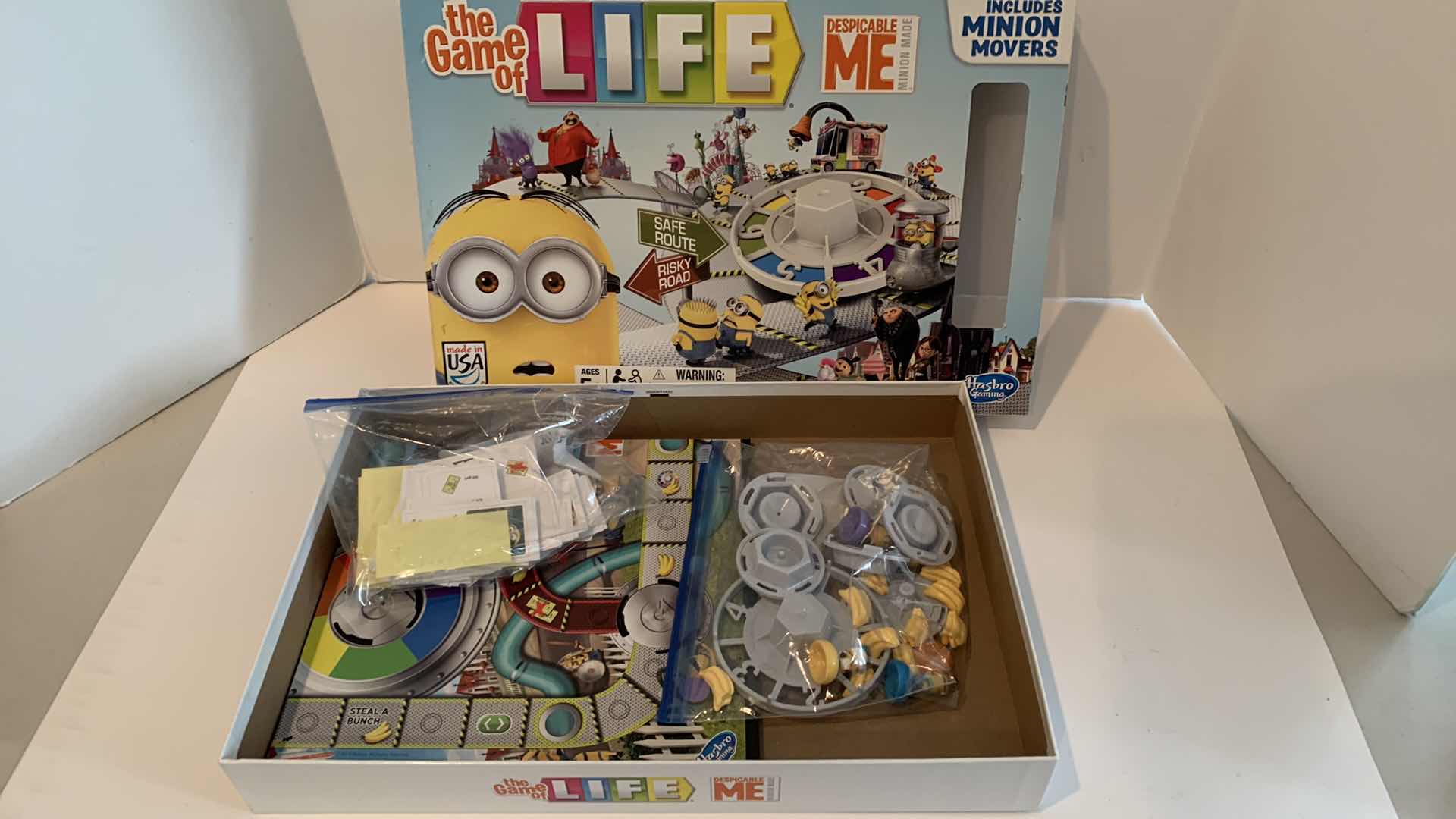 Photo 2 of GAME OF LIFE DESPICABLE ME EDITION INCLUDES MINION MOVERS