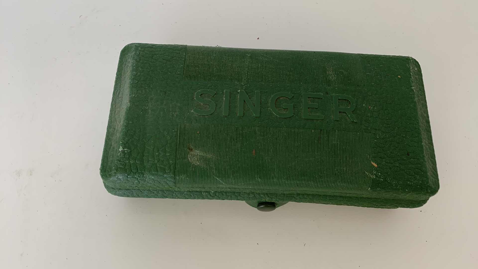 Photo 1 of VINTAGE SINGER SEWING BUTTON HOLE MACHINE