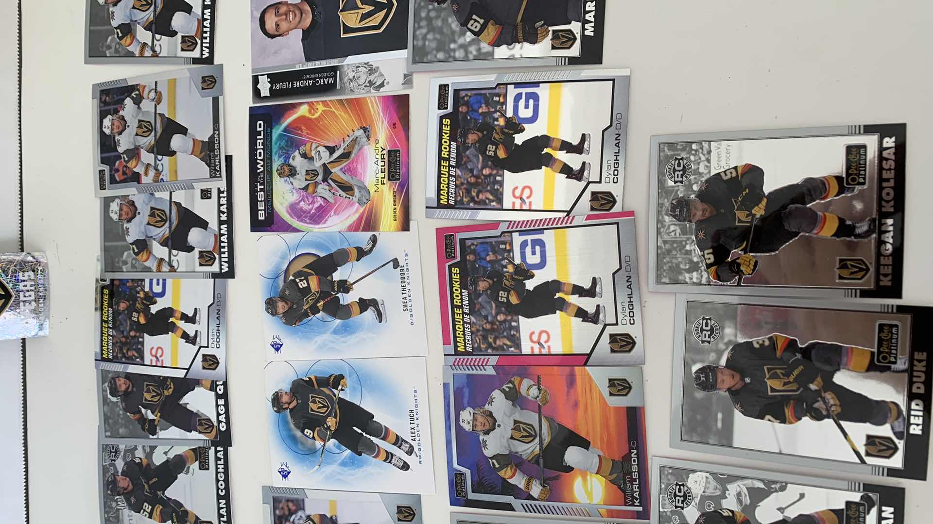 Photo 3 of NHL HOCKEY GOLDEN KNIGHTS TRADING CARDS