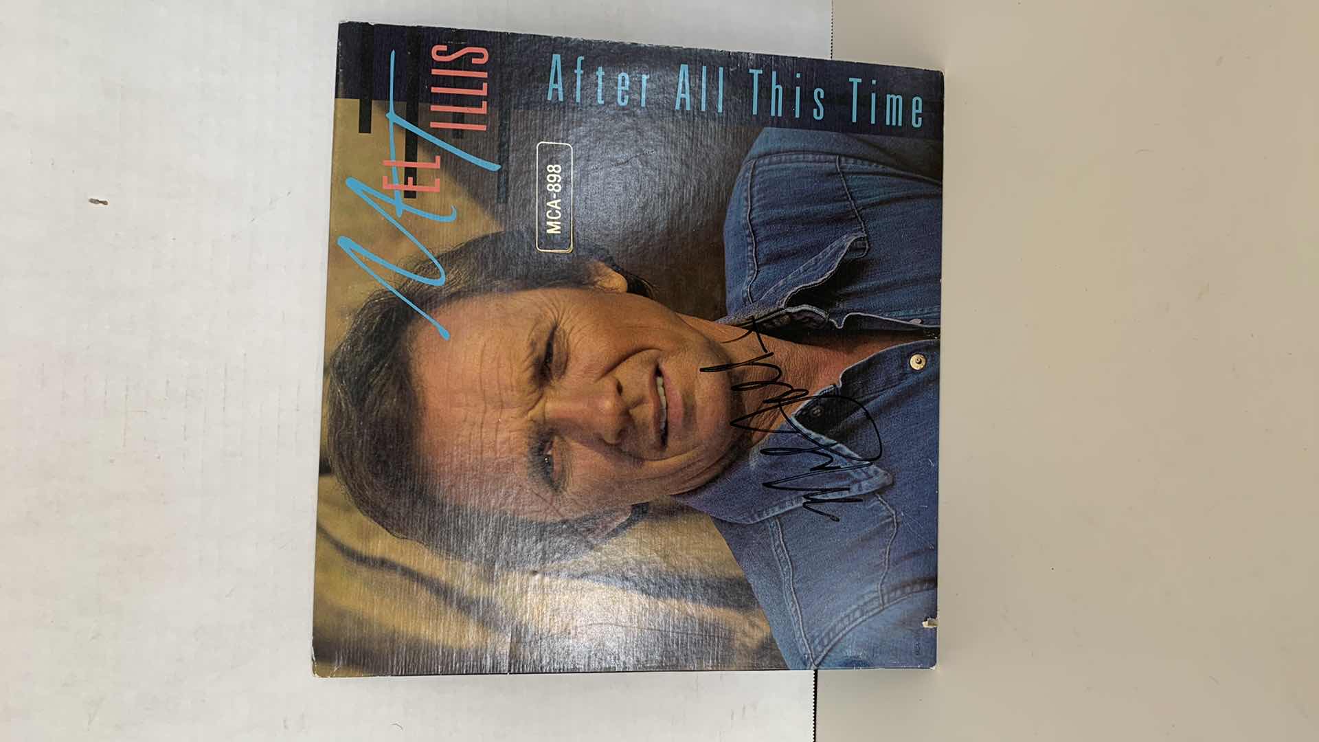 Photo 1 of MEL TILLIS ALBUM, UNAUTHENTICATED AUTOGRAPH