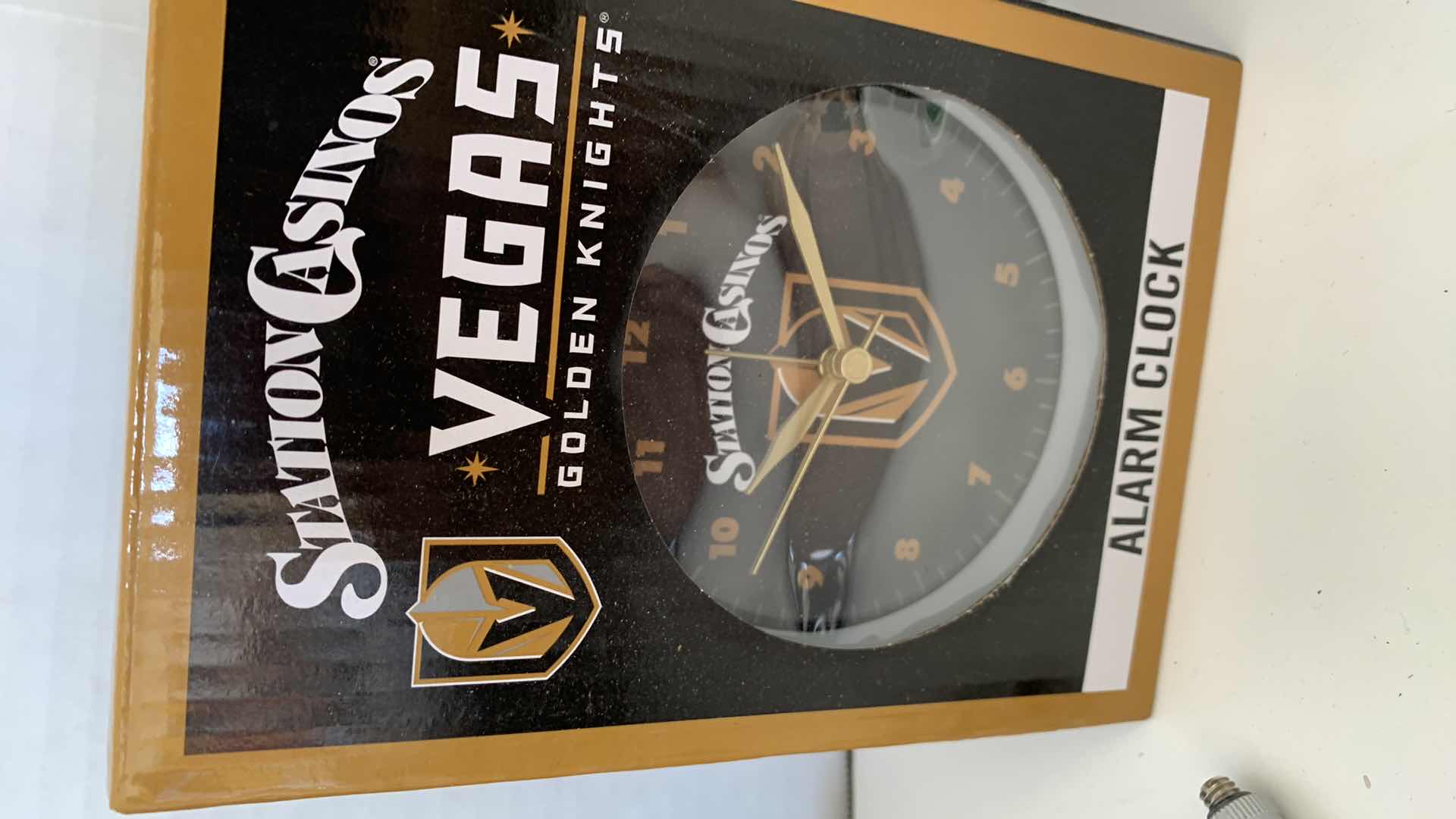 Photo 2 of GOLDEN KNIGHTS MUGS AND BLANKET AND CLOCK