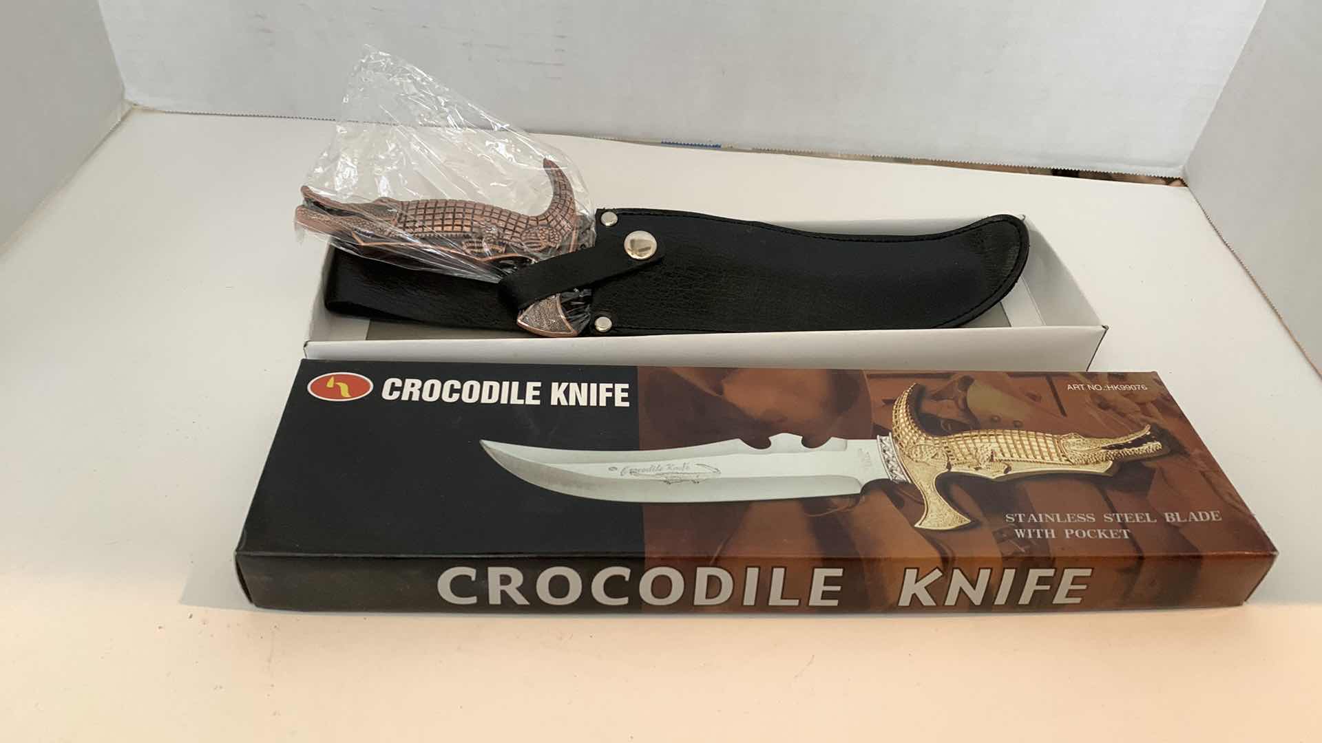 Photo 1 of CROCODILE KNIFE W POCKET