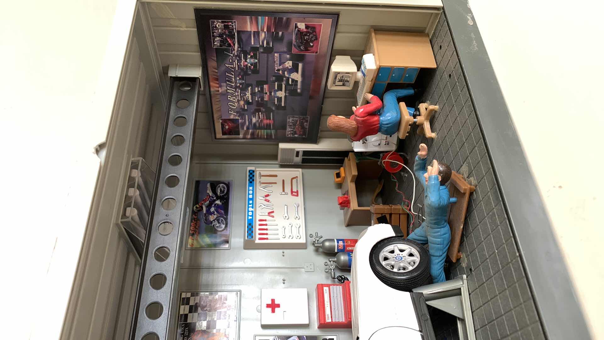 Photo 4 of CAR MECHANIC SHOP MINIATURE 20”X9”x 8”