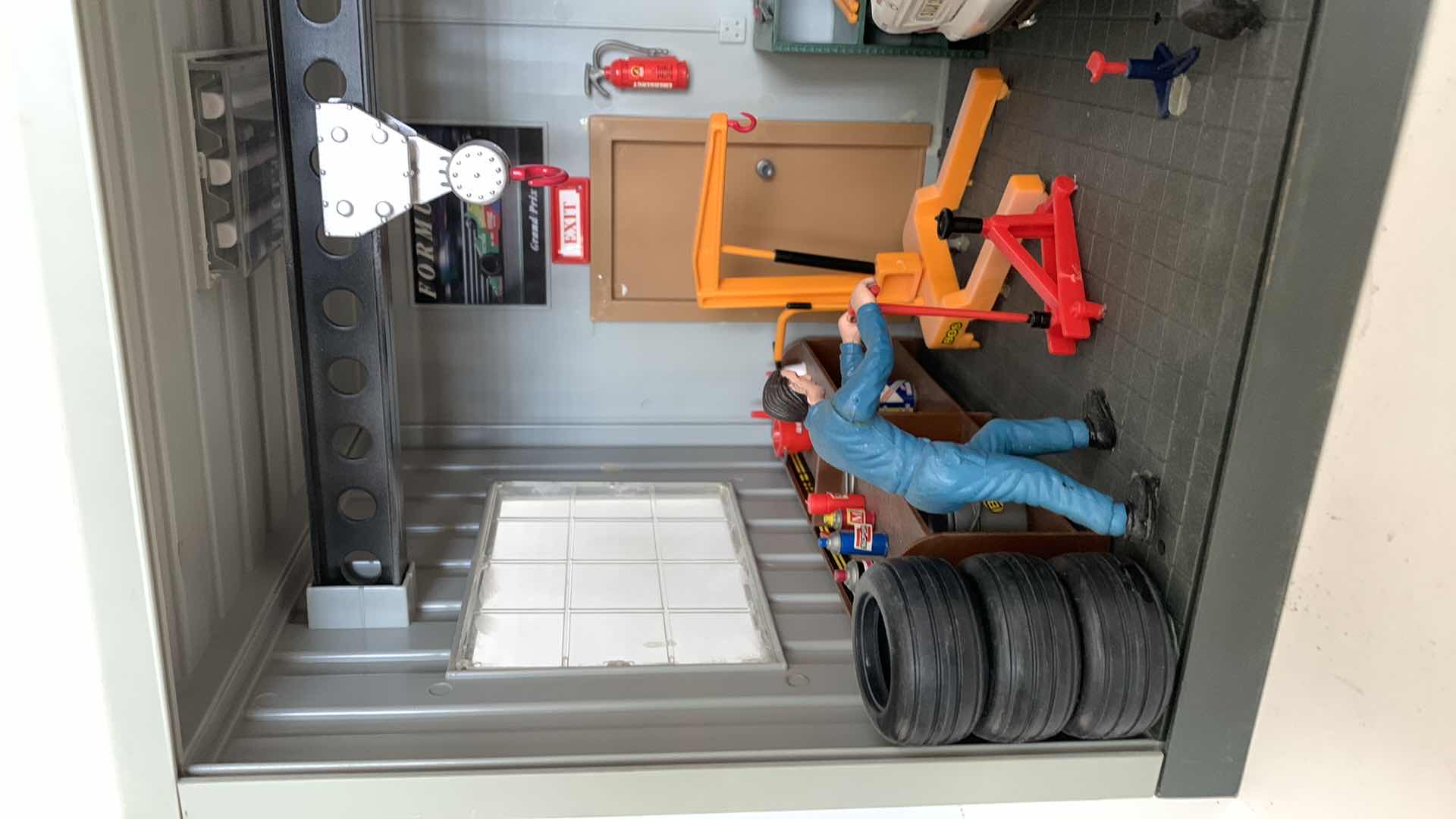 Photo 2 of CAR MECHANIC SHOP MINIATURE 20”X9”x 8”