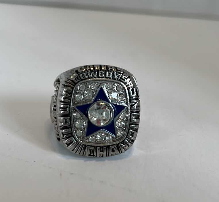 Photo 1 of DALLAS COWBOYS 1971 WORLD CHAMPIONSHIPS RING