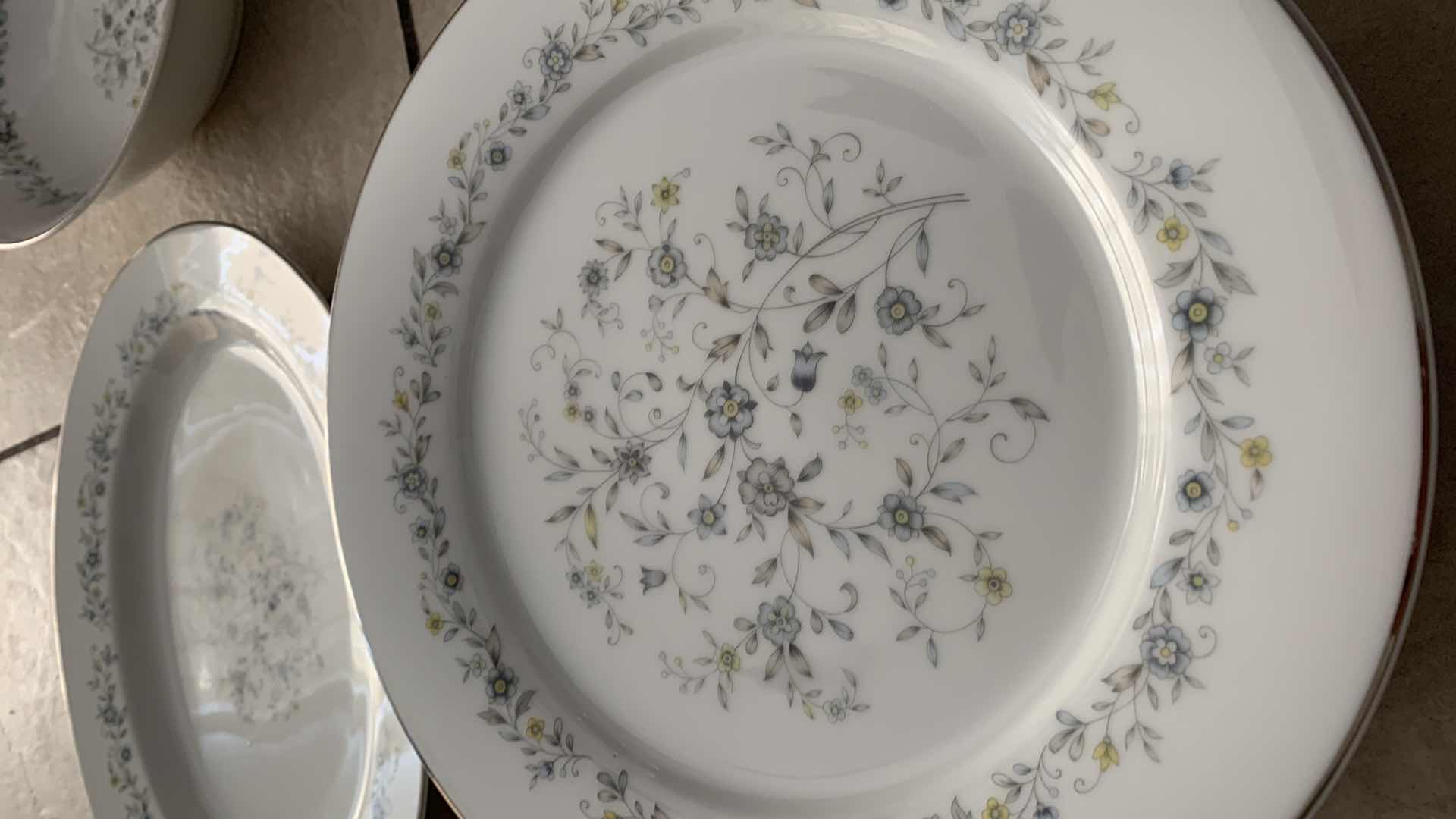 Photo 2 of 43 PIECE ACSONS DIAMOND CHINA CHANTILLY MADE IN JAPAN