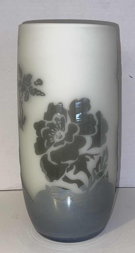 Photo 3 of JL JAAKKO LIIKANEN SIGNED MATTE GLASS LARGE VASE EMBROIDERED 12”